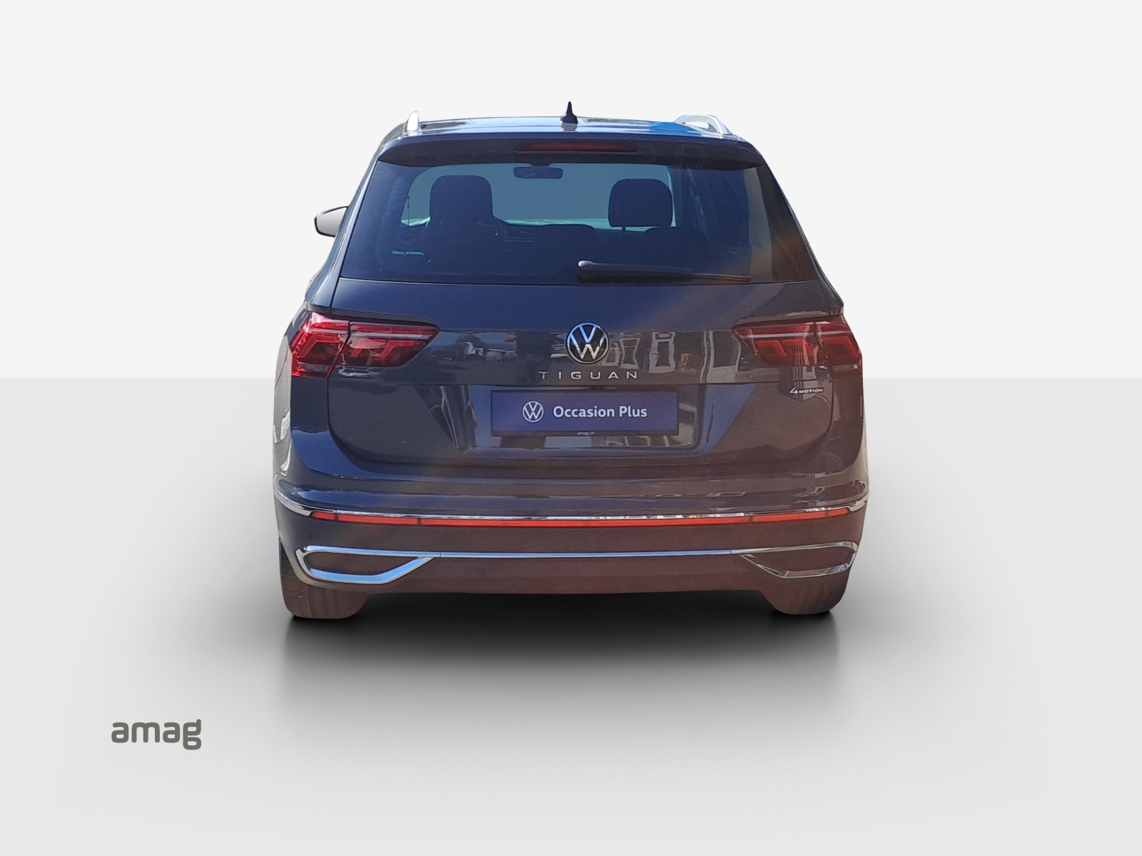 VW Tiguan 2.0TSI Elegance 4Motion DSG-image-3