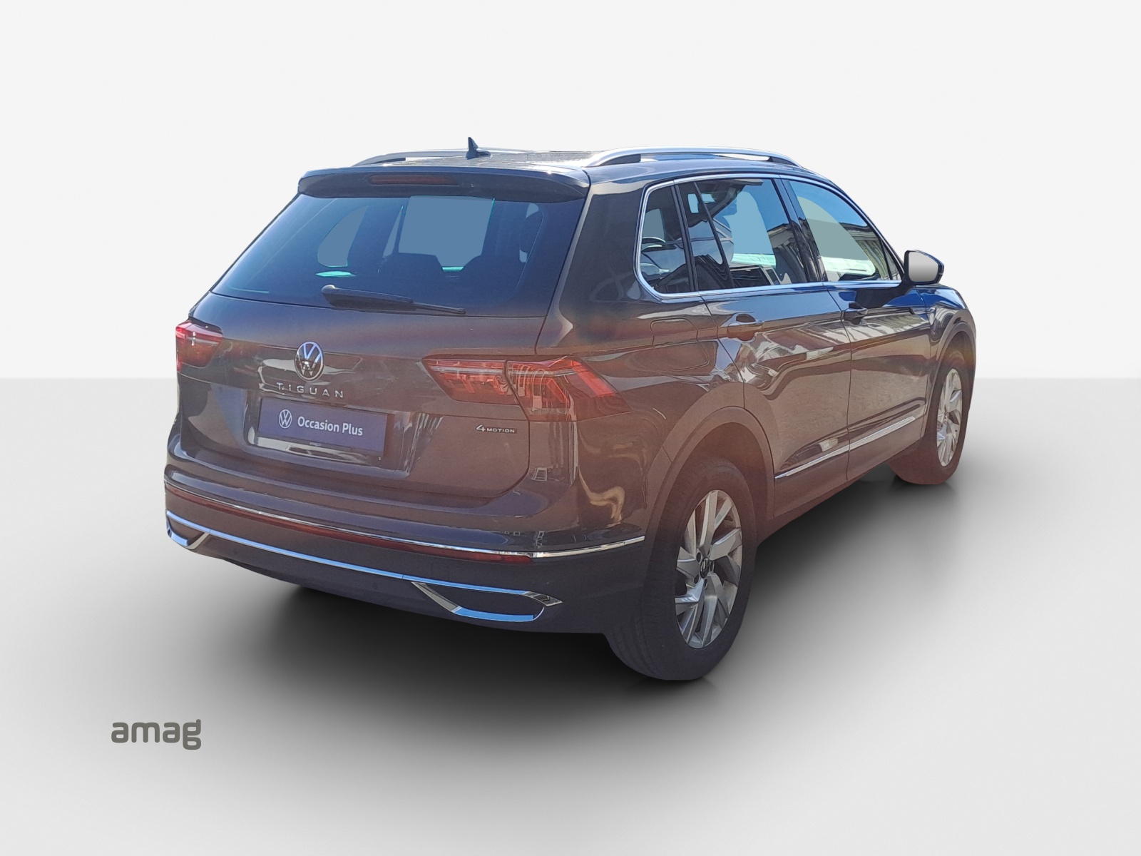 VW Tiguan 2.0TSI Elegance 4Motion DSG-image-4