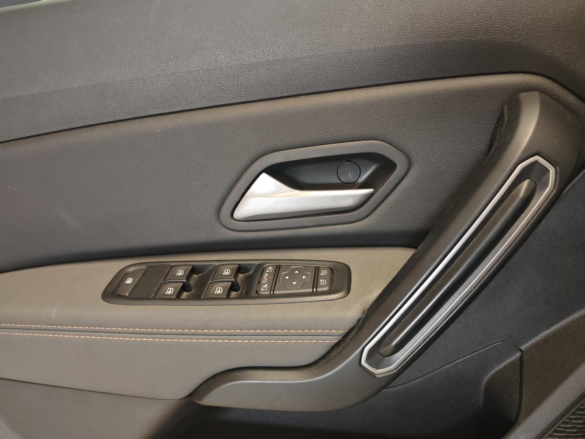 DACIA Duster TCe 150 Extreme EDC 4x2-image-21