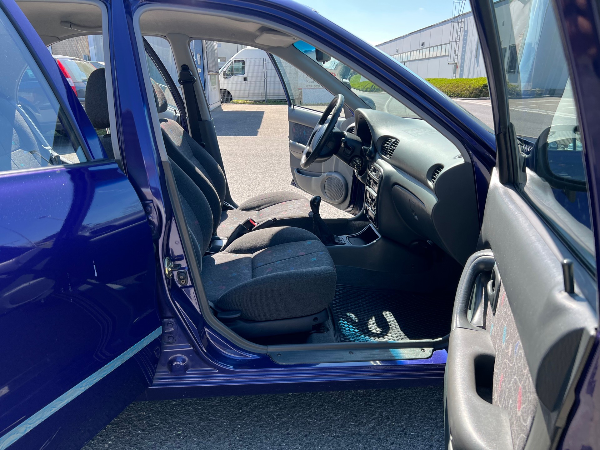 HYUNDAI Accent 1.3 GLSi-image-8