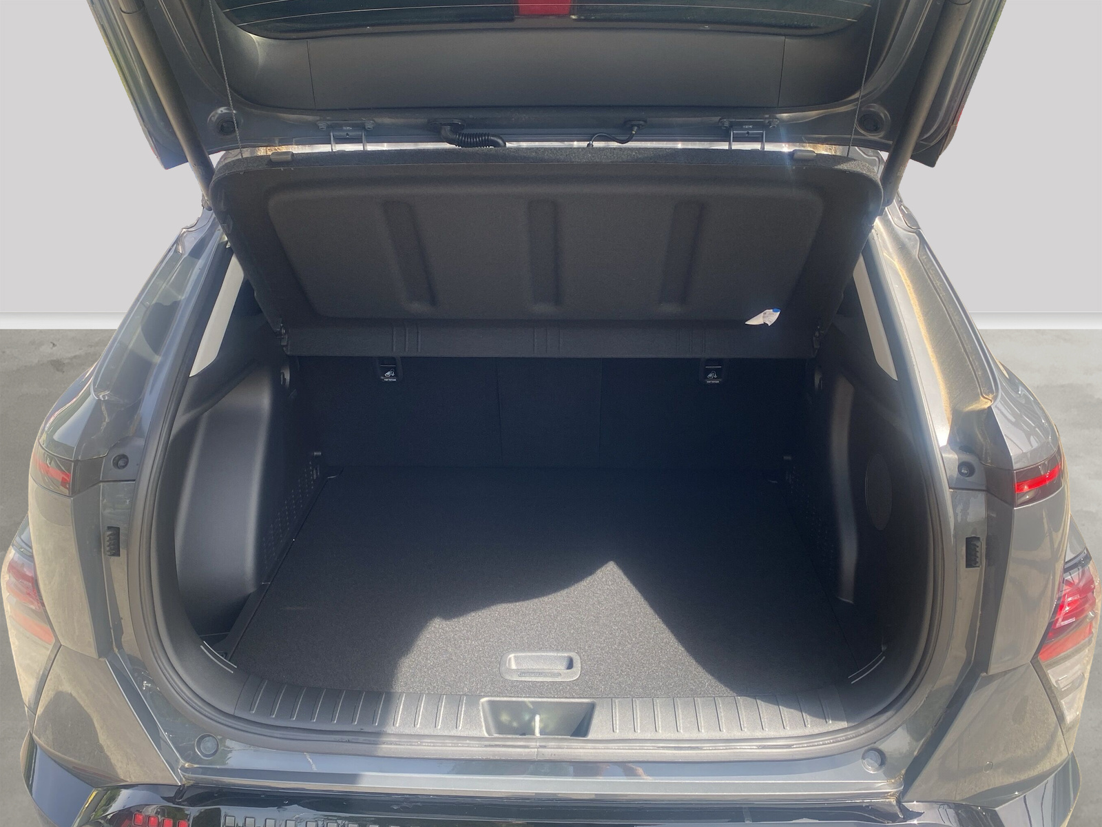 HYUNDAI Kona EV 65.4 kWh Vertex-image-6