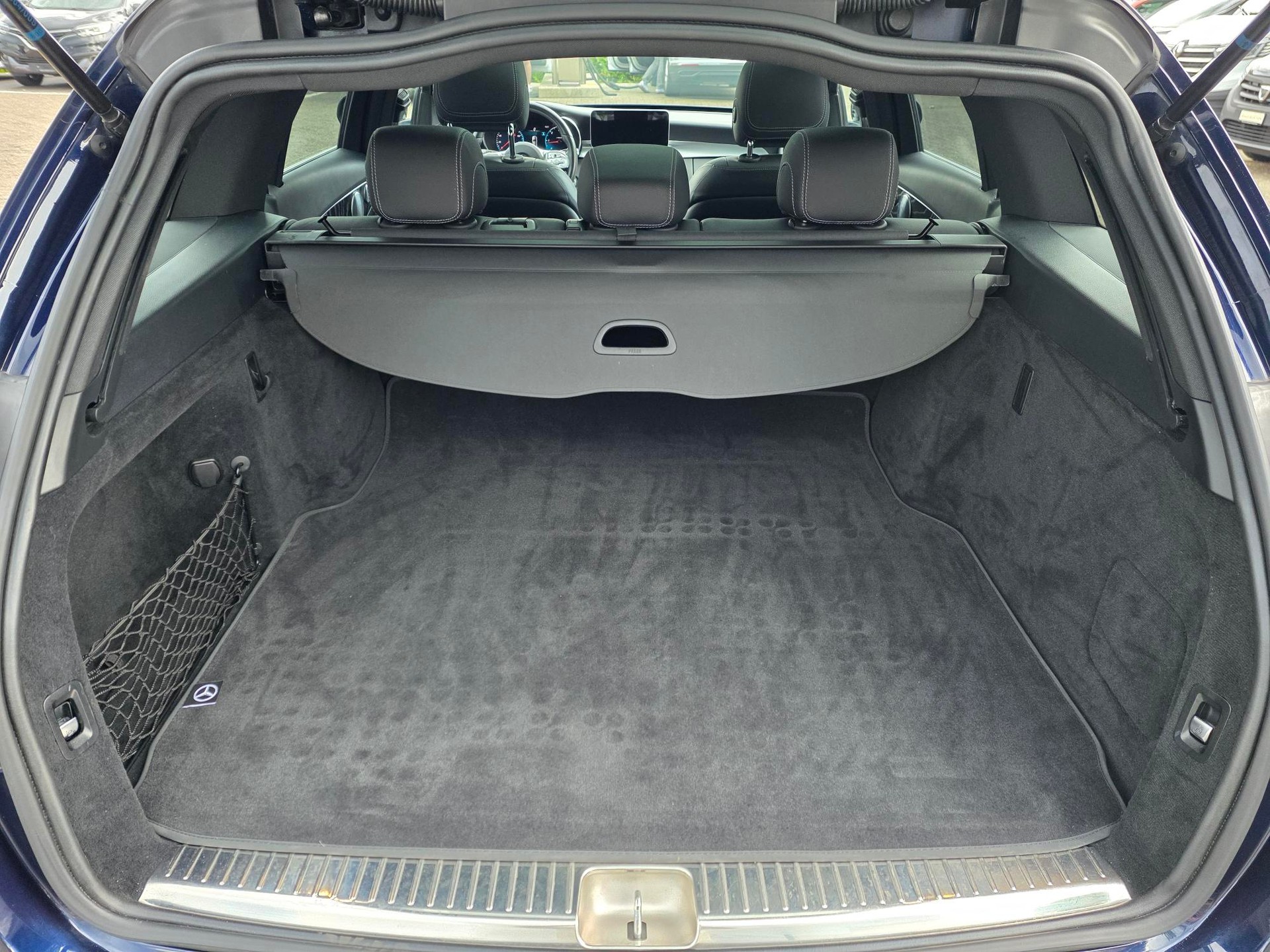 MERCEDES-BENZ C 300 d AMG Line 4matic Kombi-image-9