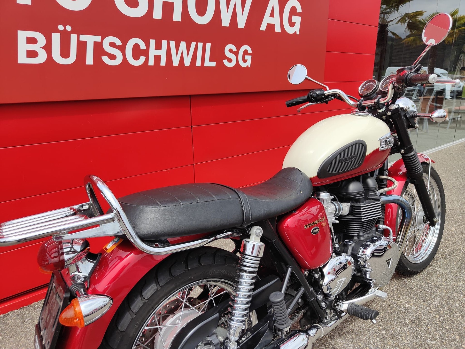 TRIUMPH Bonneville 900 i T 100-showroom-element-1