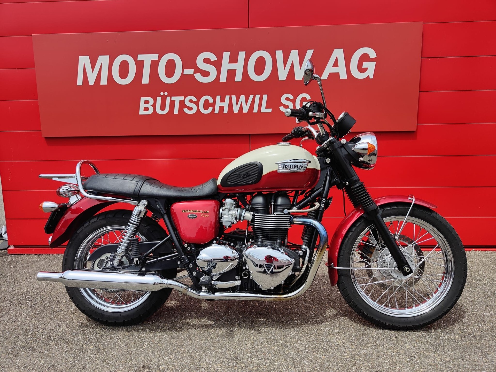 TRIUMPH Bonneville 900 i T 100