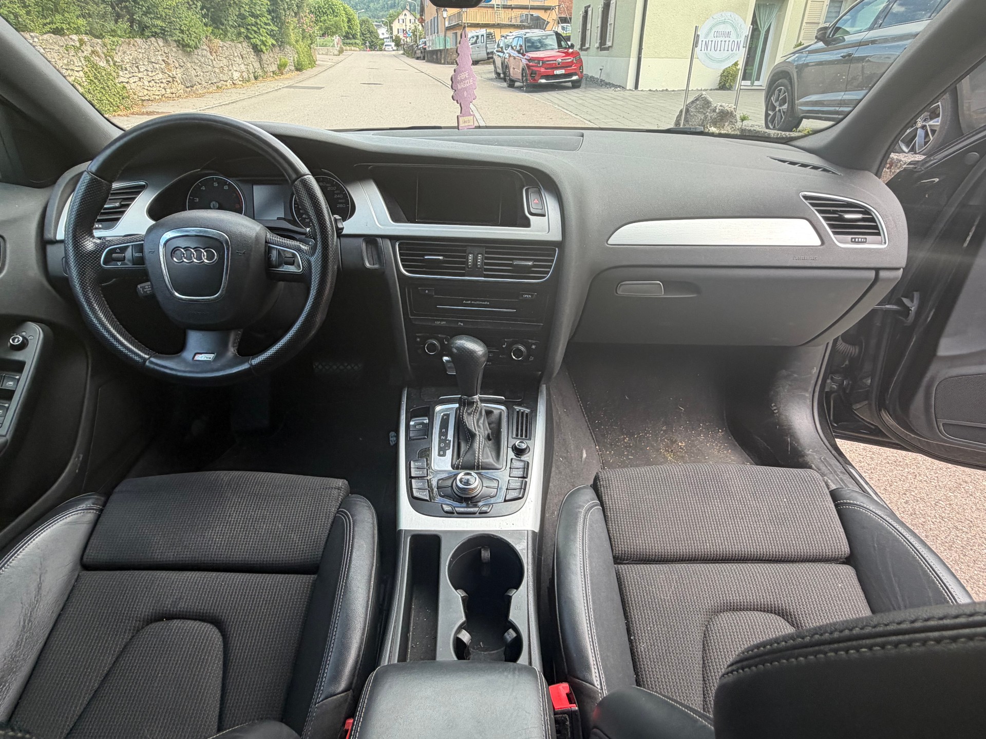 AUDI A4 Avant 2.0 TFSI Style multitronic-image-9