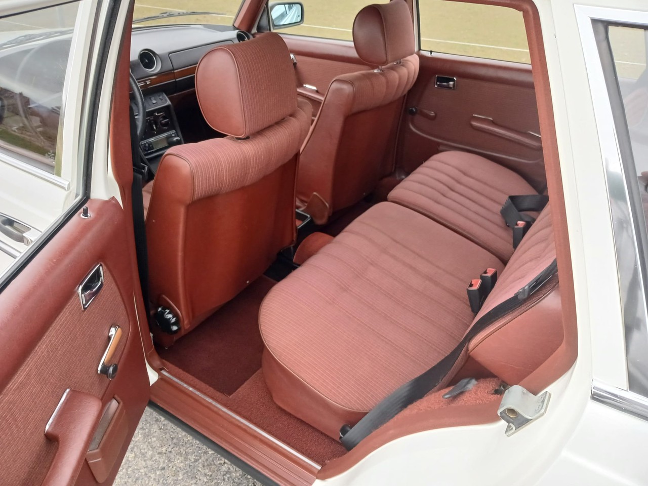MERCEDES-BENZ 230 TE-image-11