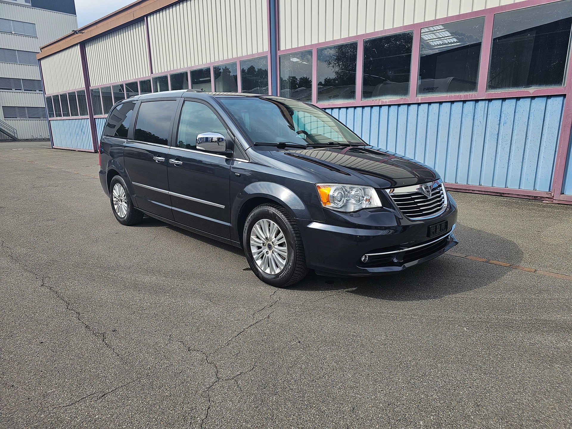 LANCIA Voyager 2.8D S Automatic-image-4