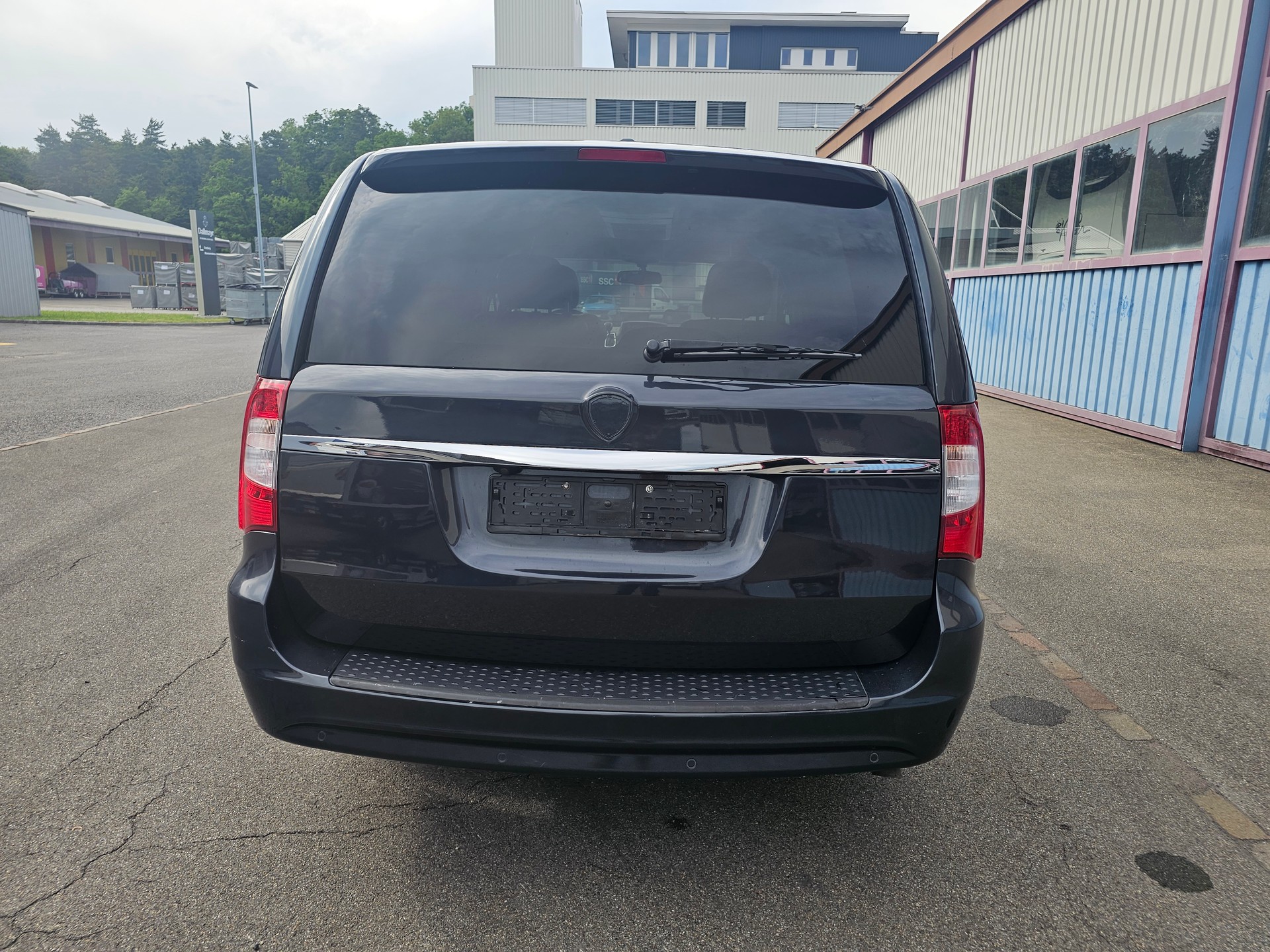 LANCIA Voyager 2.8D S Automatic-image-3