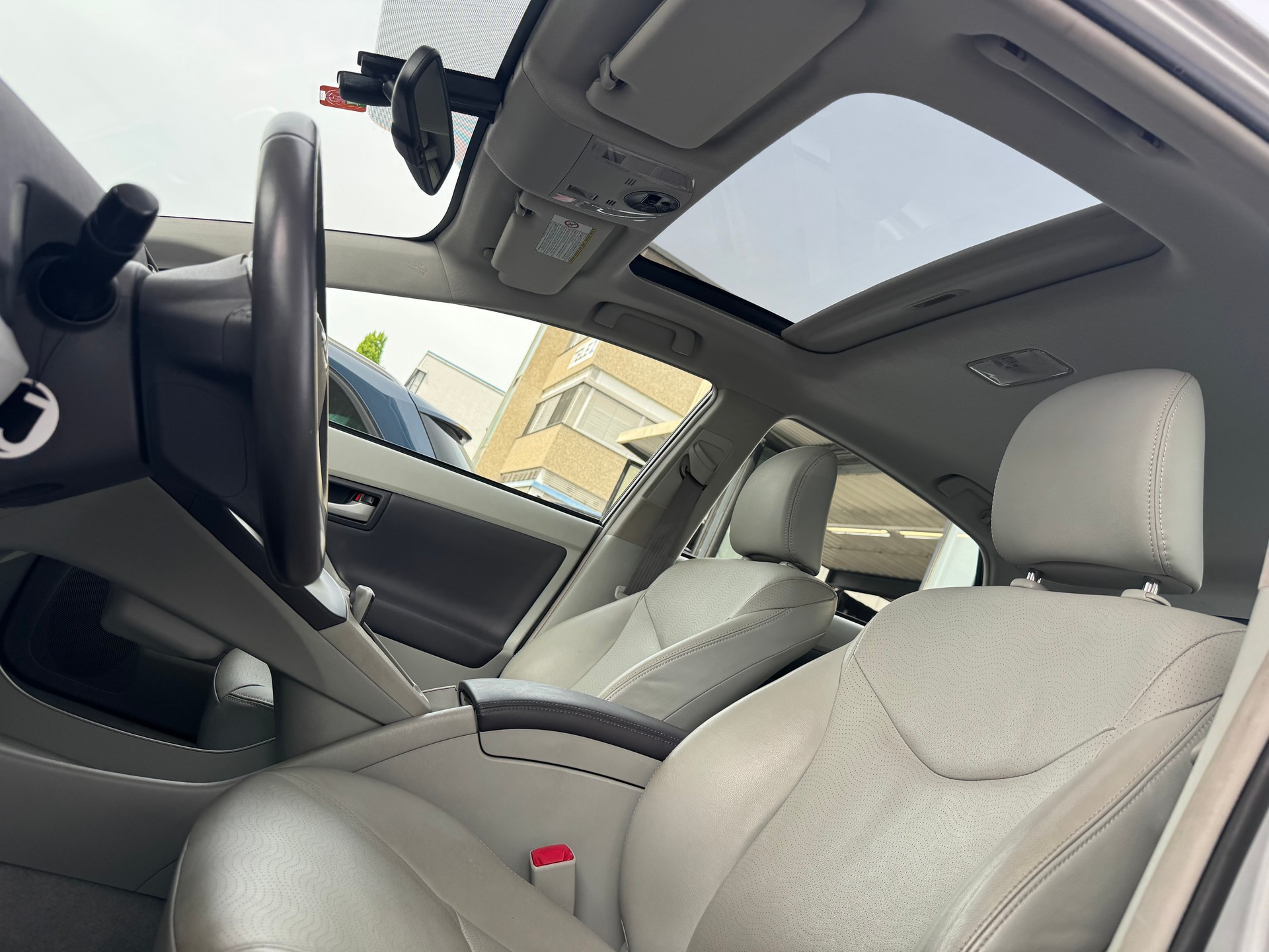 TOYOTA Prius 1.8 16V HSD Sol Premium-image-7