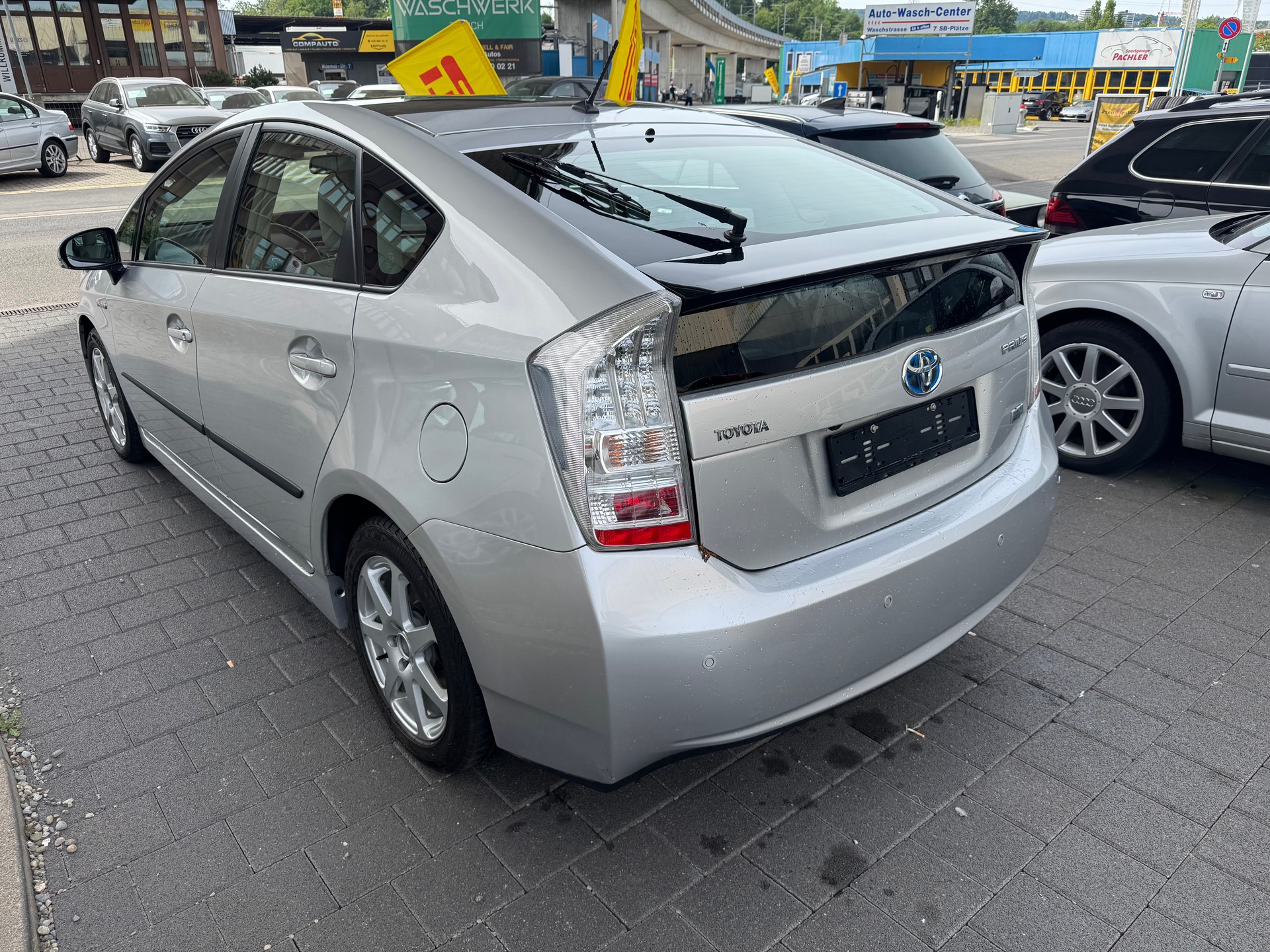 TOYOTA Prius 1.8 16V HSD Sol Premium-image-2
