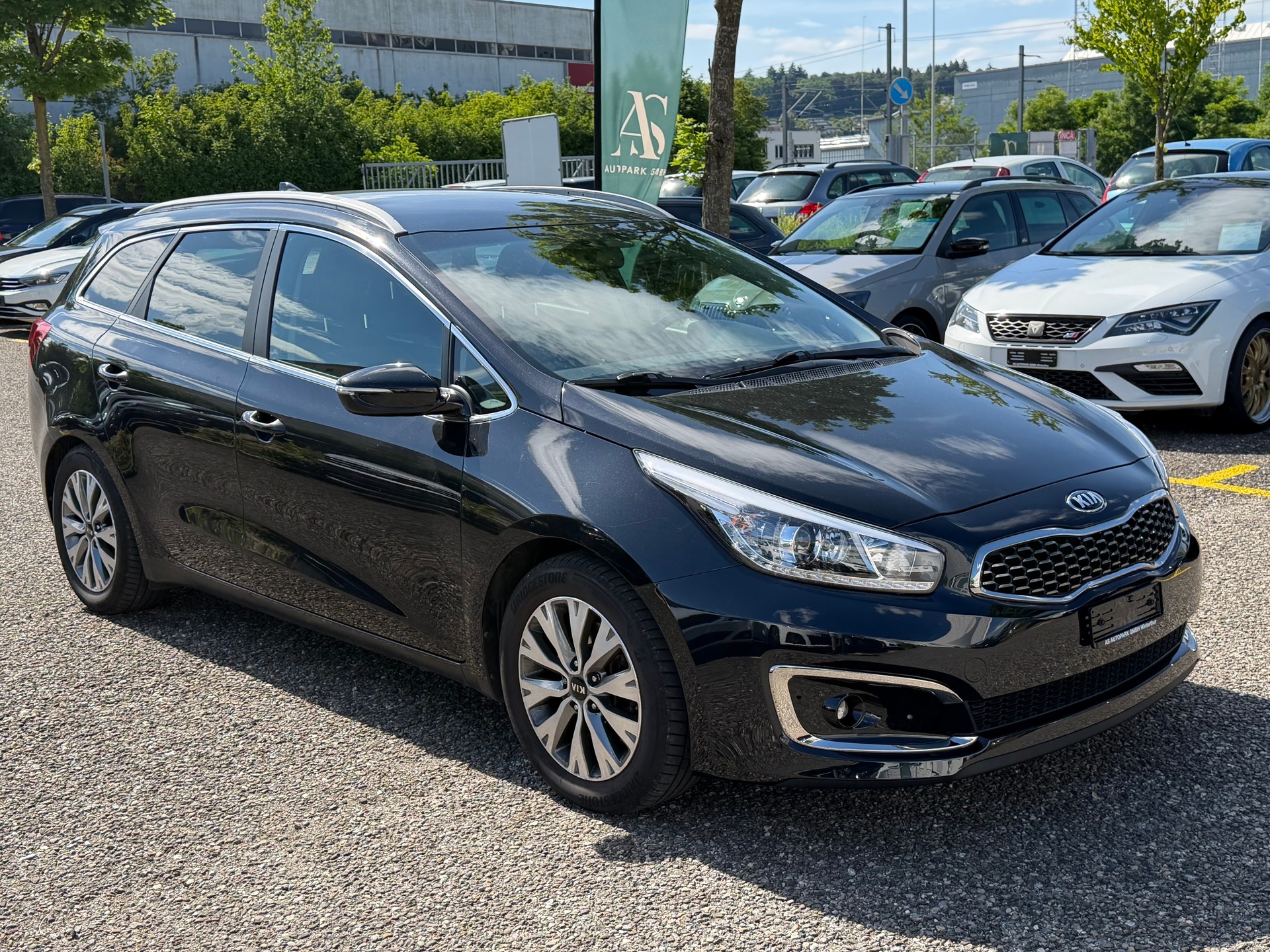 KIA Cee'd Sportswagon 1.6 GDi Style DCT-image-2