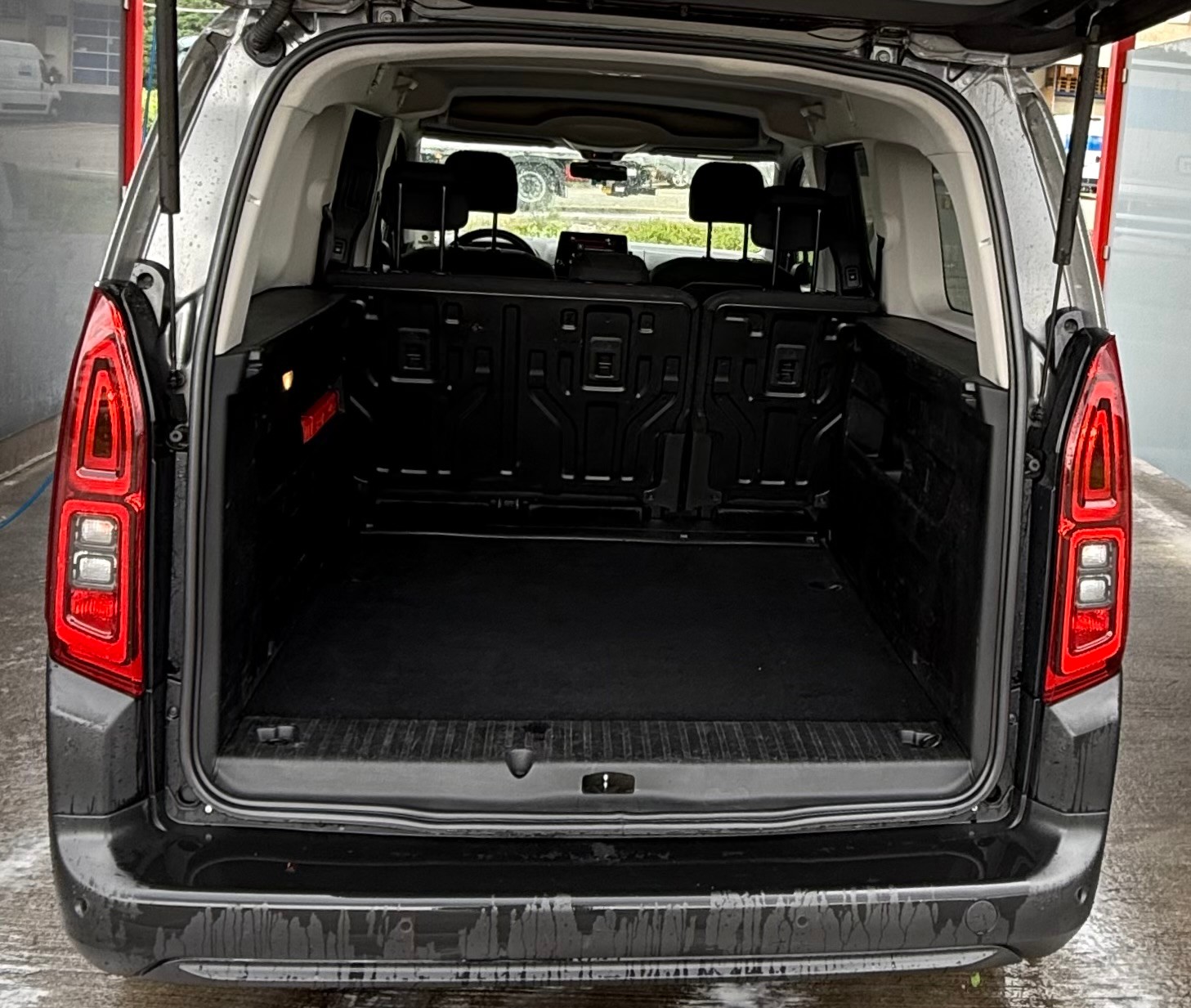 CITROEN Berlingo 1.2i PureTech Feel EAT8-image-11