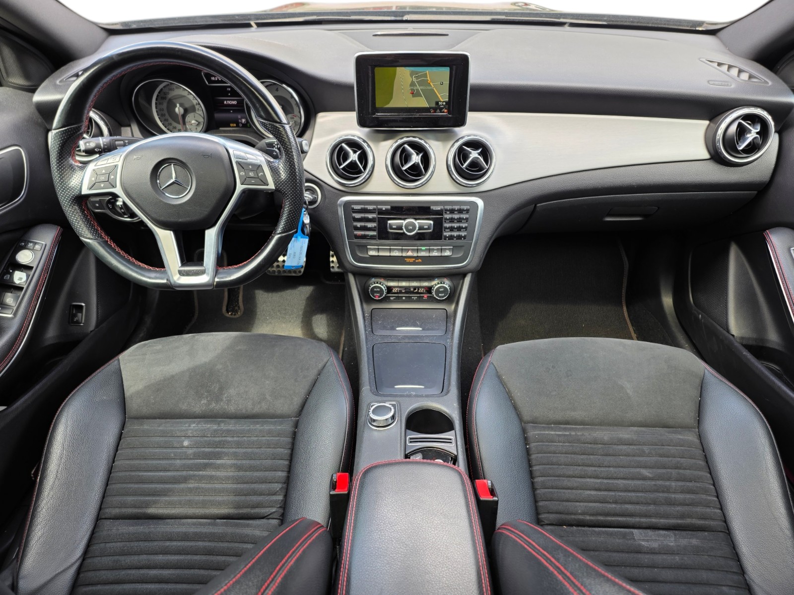 MERCEDES-BENZ GLA 200 CDI AMG Line 4Matic 7G-DCT-image-10