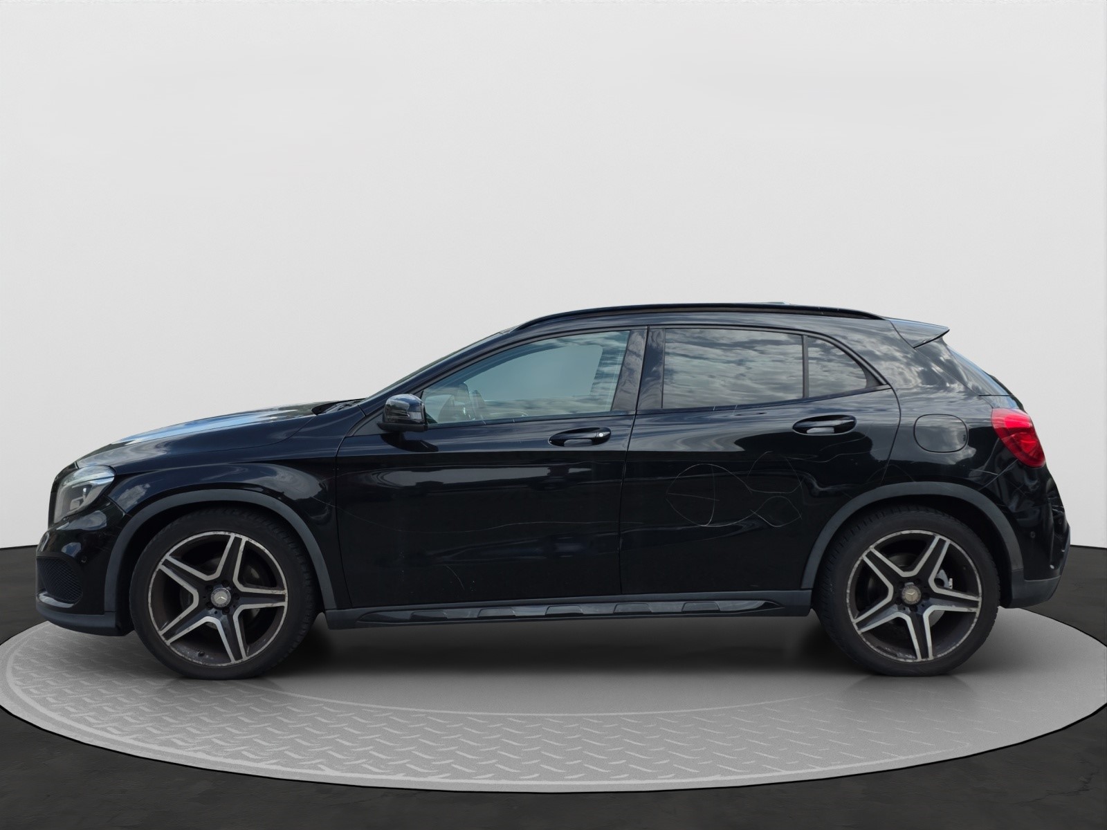 MERCEDES-BENZ GLA 200 CDI AMG Line 4Matic 7G-DCT-image-7