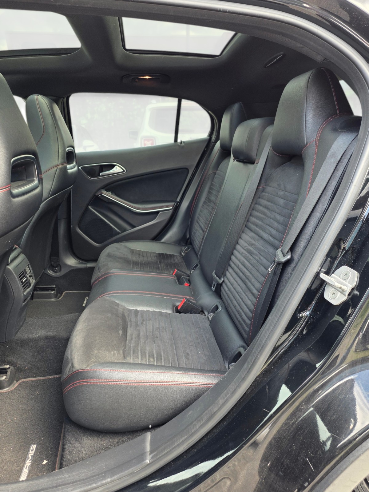 MERCEDES-BENZ GLA 200 CDI AMG Line 4Matic 7G-DCT-image-15