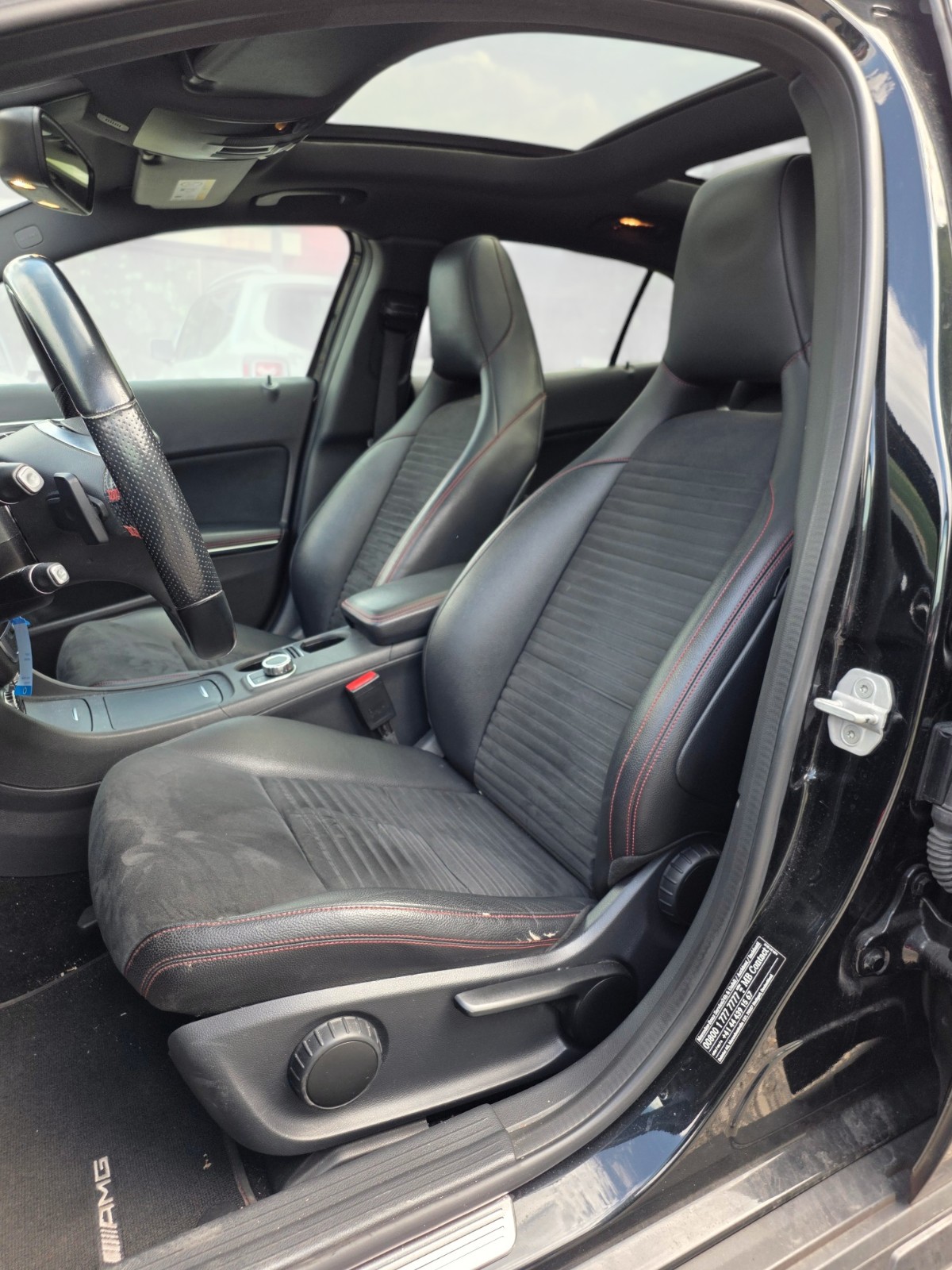 MERCEDES-BENZ GLA 200 CDI AMG Line 4Matic 7G-DCT-image-14