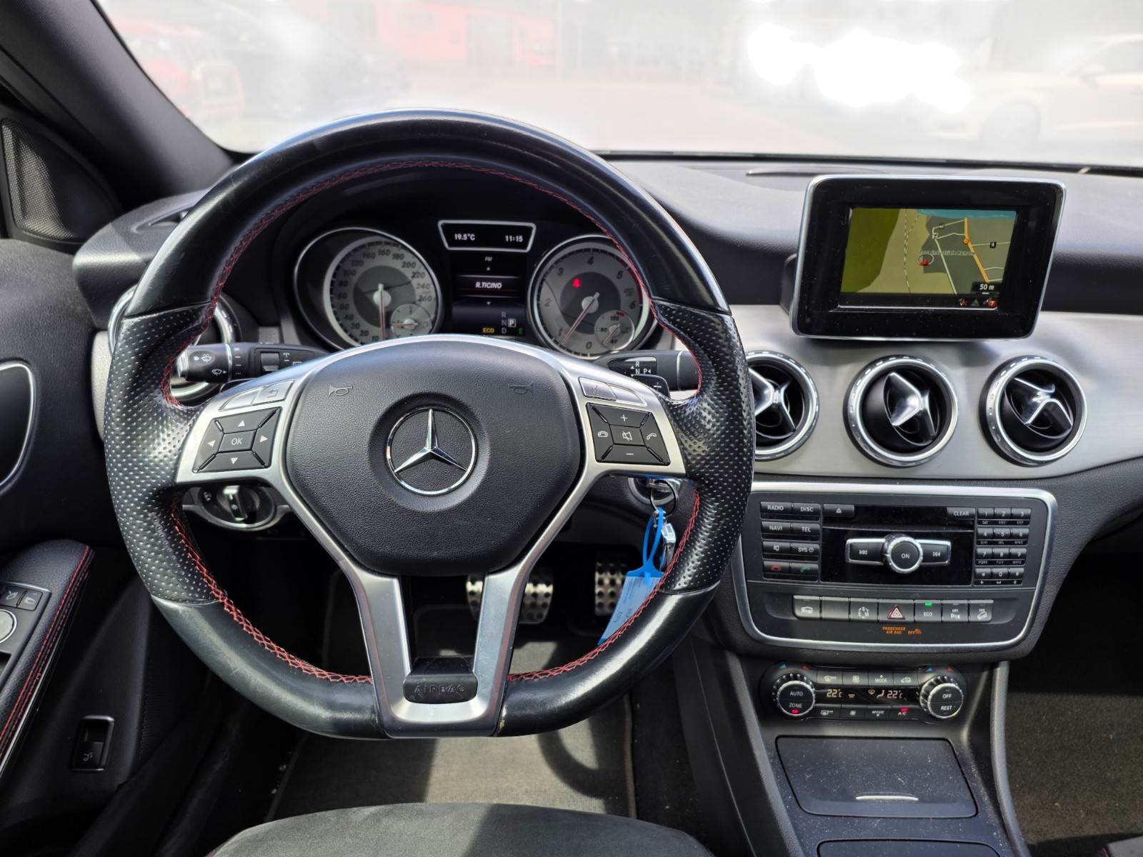 MERCEDES-BENZ GLA 200 CDI AMG Line 4Matic 7G-DCT-image-12