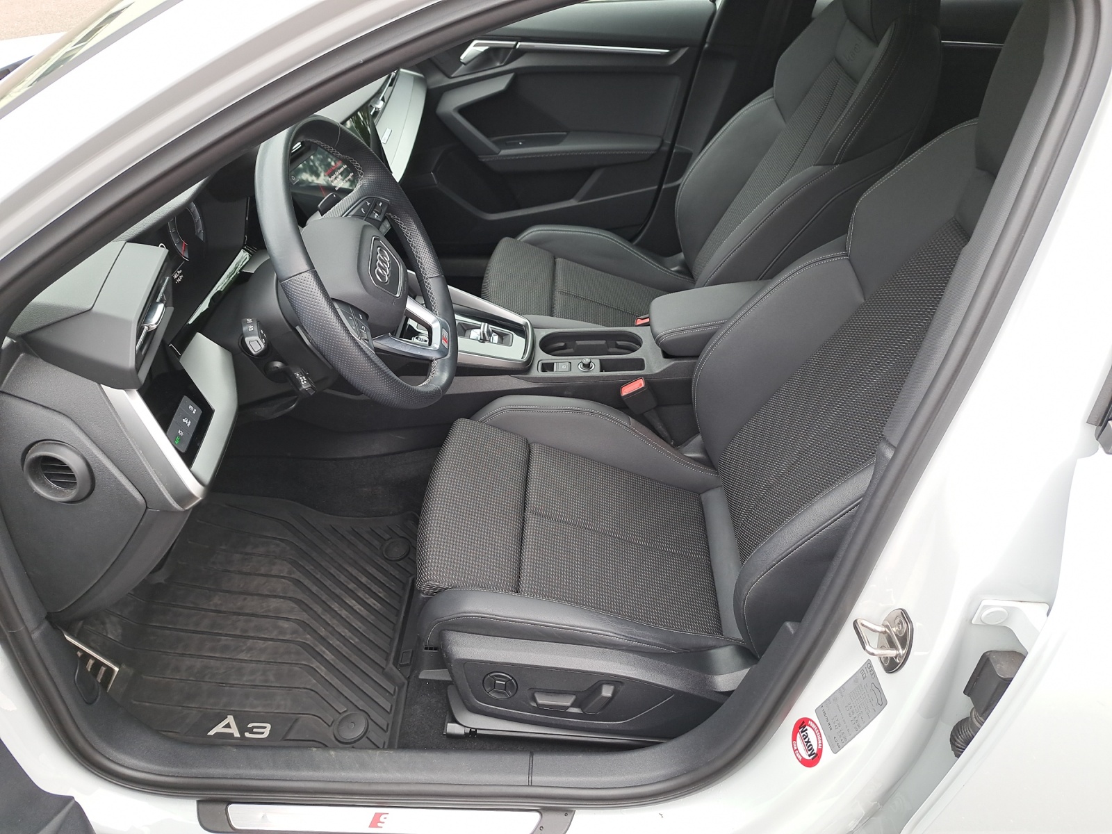 AUDI A3 Sportback 1.5 35 TFSI Attraction-image-19