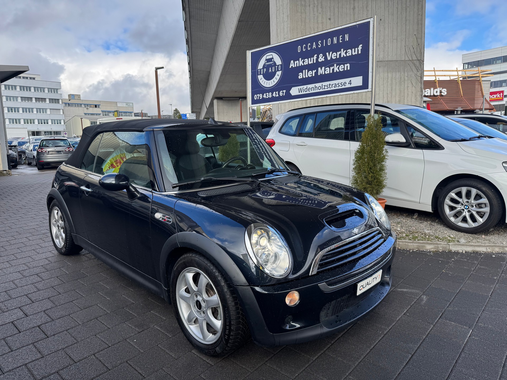 MINI Cooper S Cabriolet-image-0