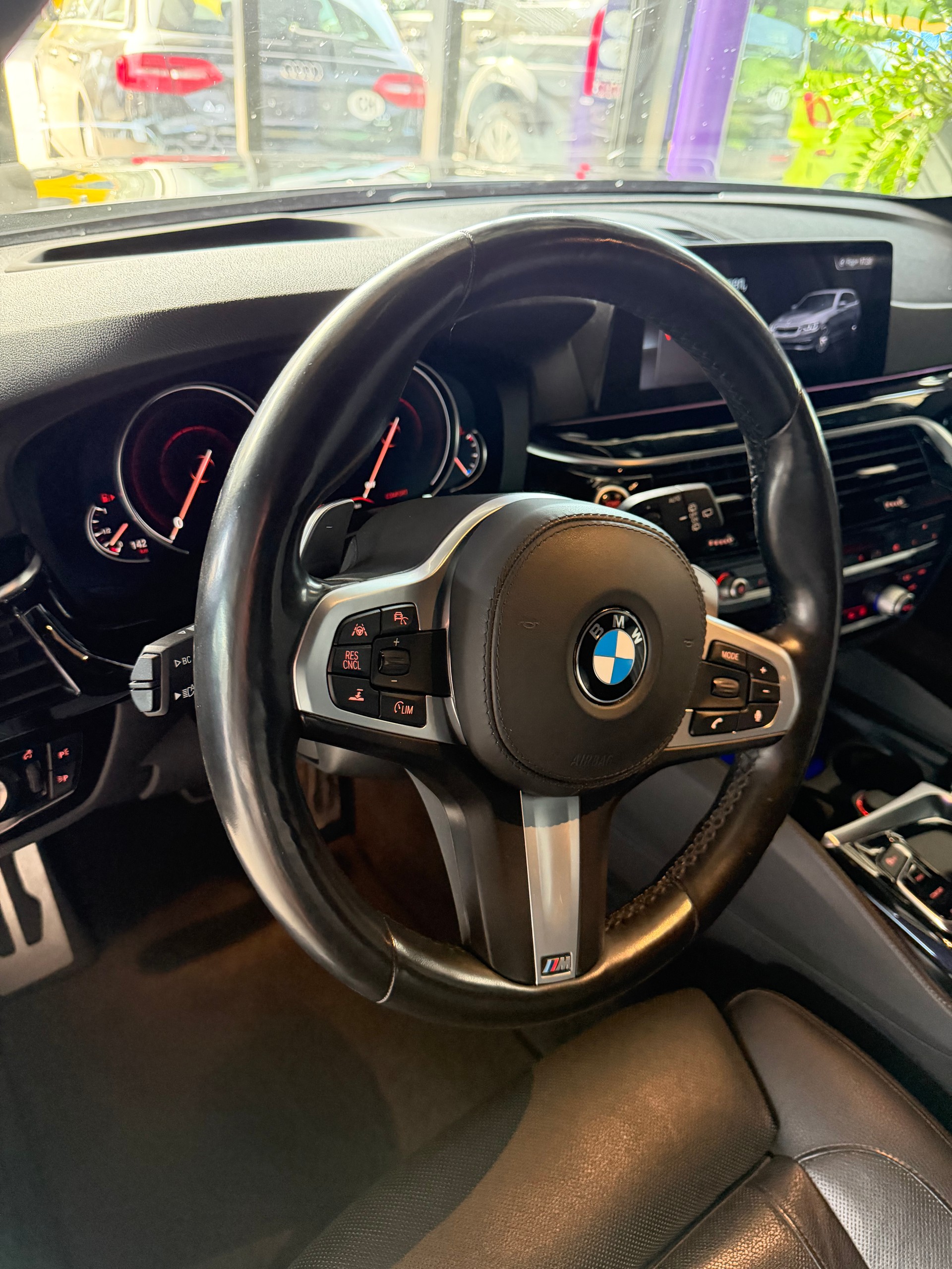 BMW 540i xDrive Touring Steptronic-image-7