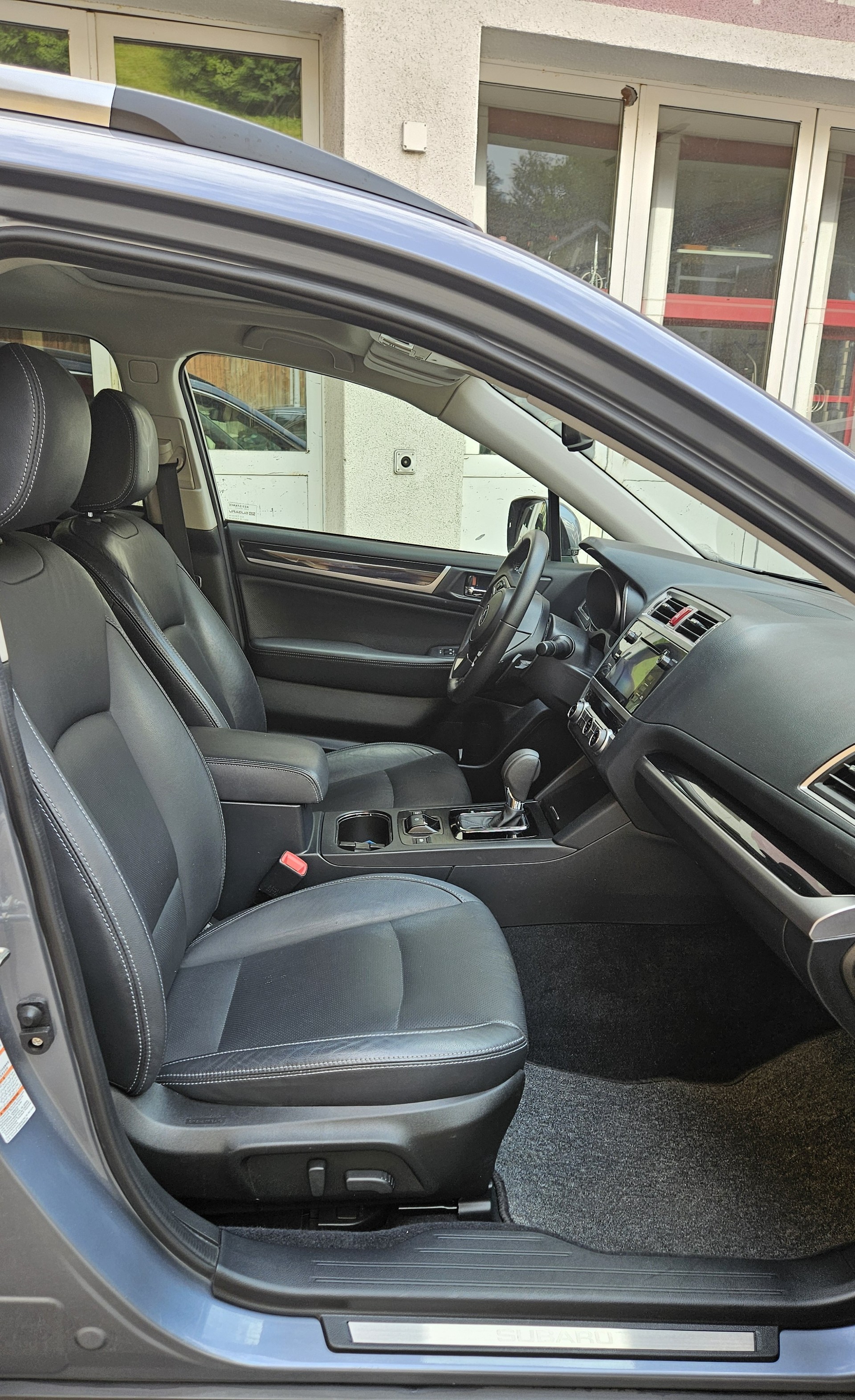 SUBARU Outback 2.5i Luxury AWD Lineartronic-image-25