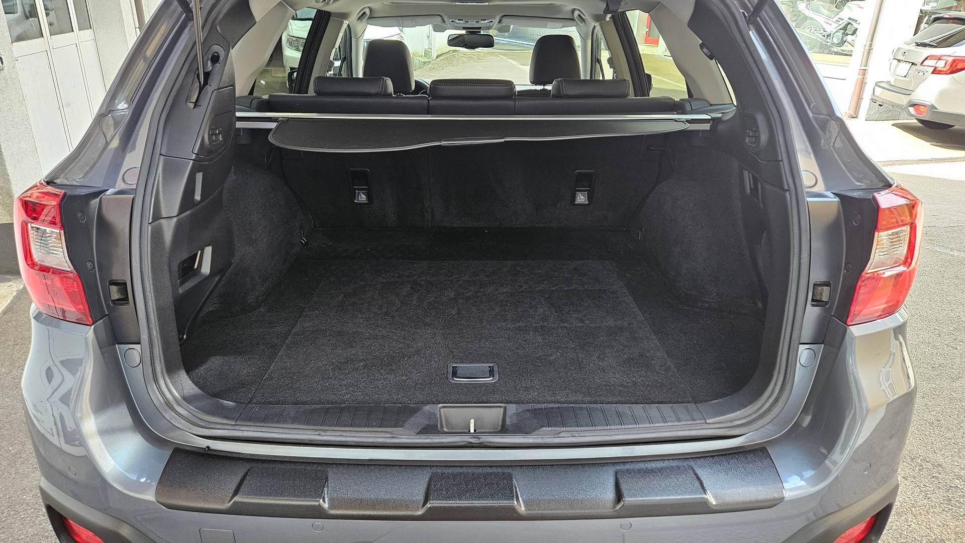 SUBARU Outback 2.5i Luxury AWD Lineartronic-image-12