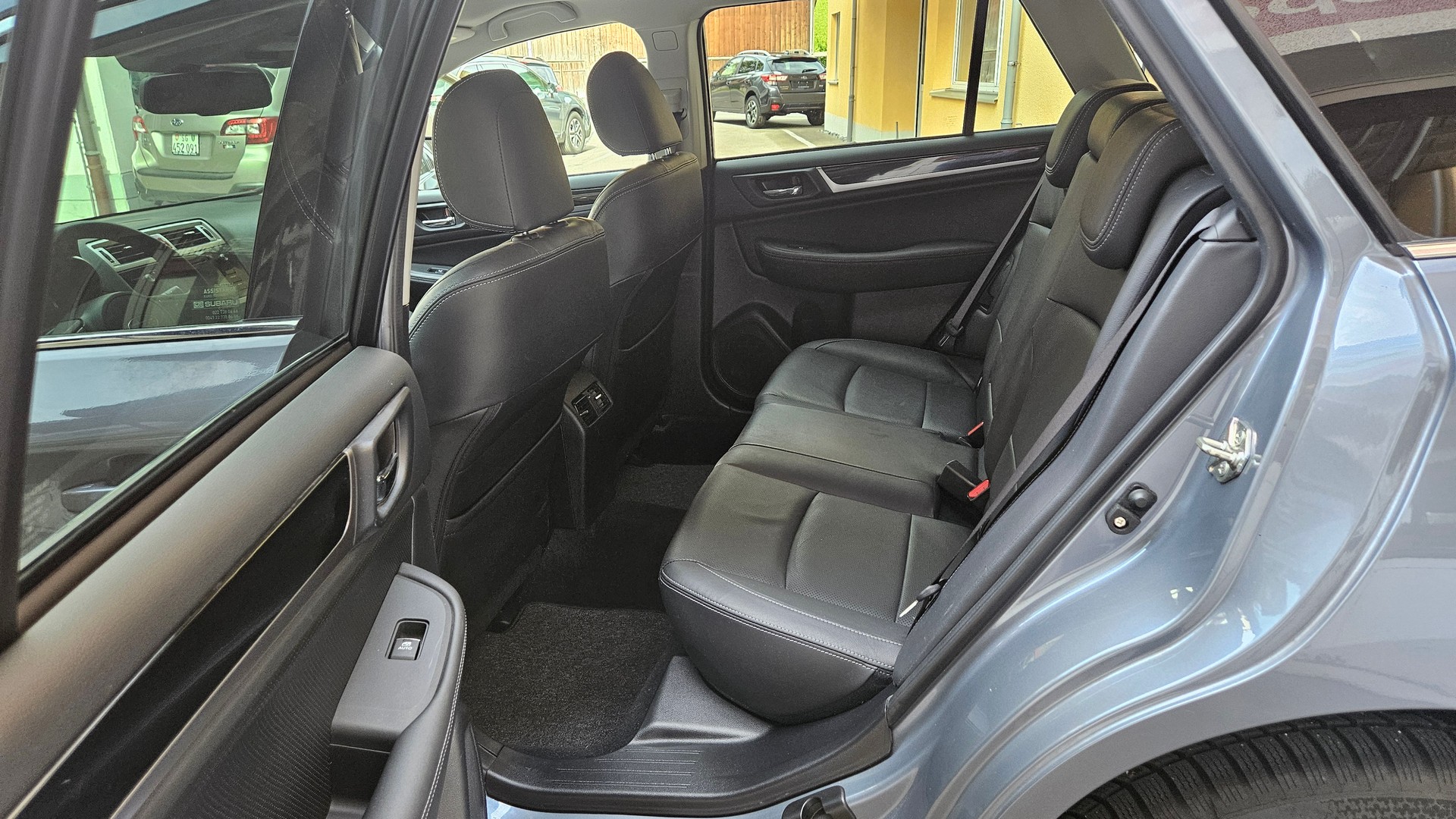 SUBARU Outback 2.5i Luxury AWD Lineartronic-image-7