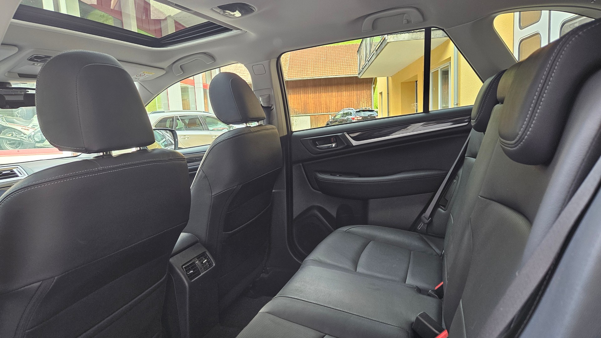 SUBARU Outback 2.5i Luxury AWD Lineartronic-image-26