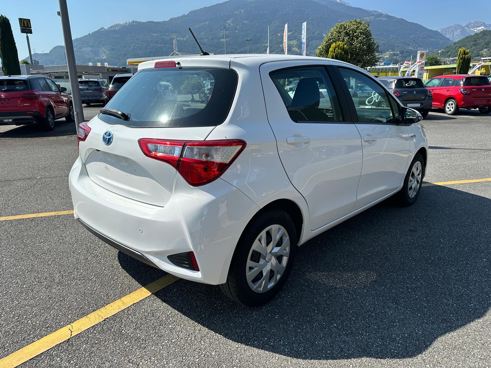 TOYOTA Yaris 1.5 VVT-i Hybrid Trend e-CVT-image-4