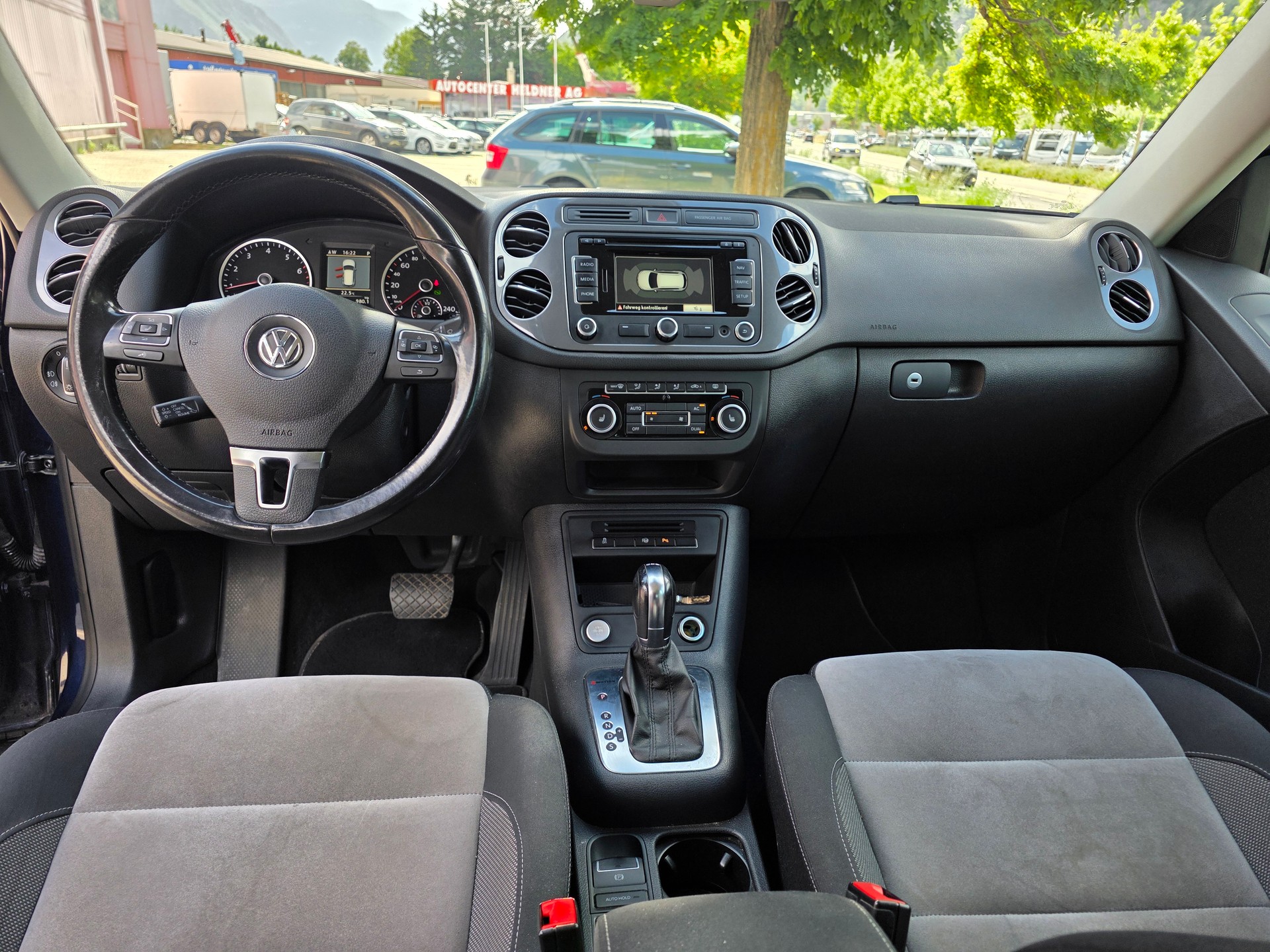 VW Tiguan 2.0 TSI Sport&Style 4Motion DSG-image-12