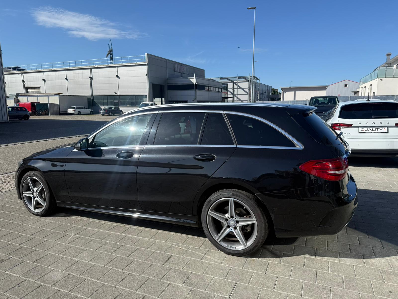 MERCEDES-BENZ C 200 AMG Line 4Matic 7G-Tronic-image-7