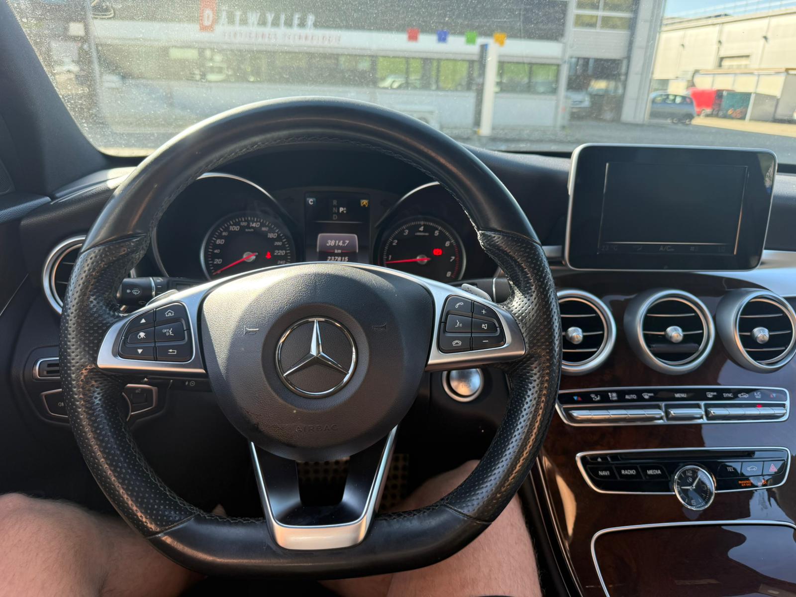MERCEDES-BENZ C 200 AMG Line 4Matic 7G-Tronic-image-16