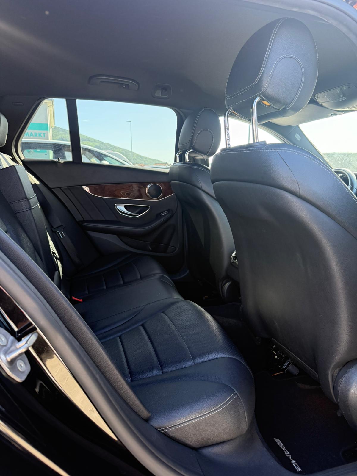 MERCEDES-BENZ C 200 AMG Line 4Matic 7G-Tronic-image-12