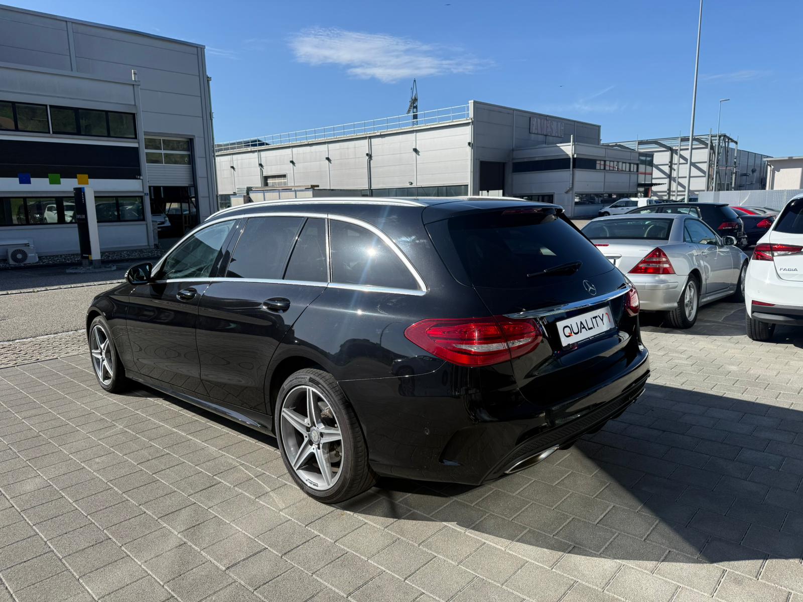 MERCEDES-BENZ C 200 AMG Line 4Matic 7G-Tronic-image-8