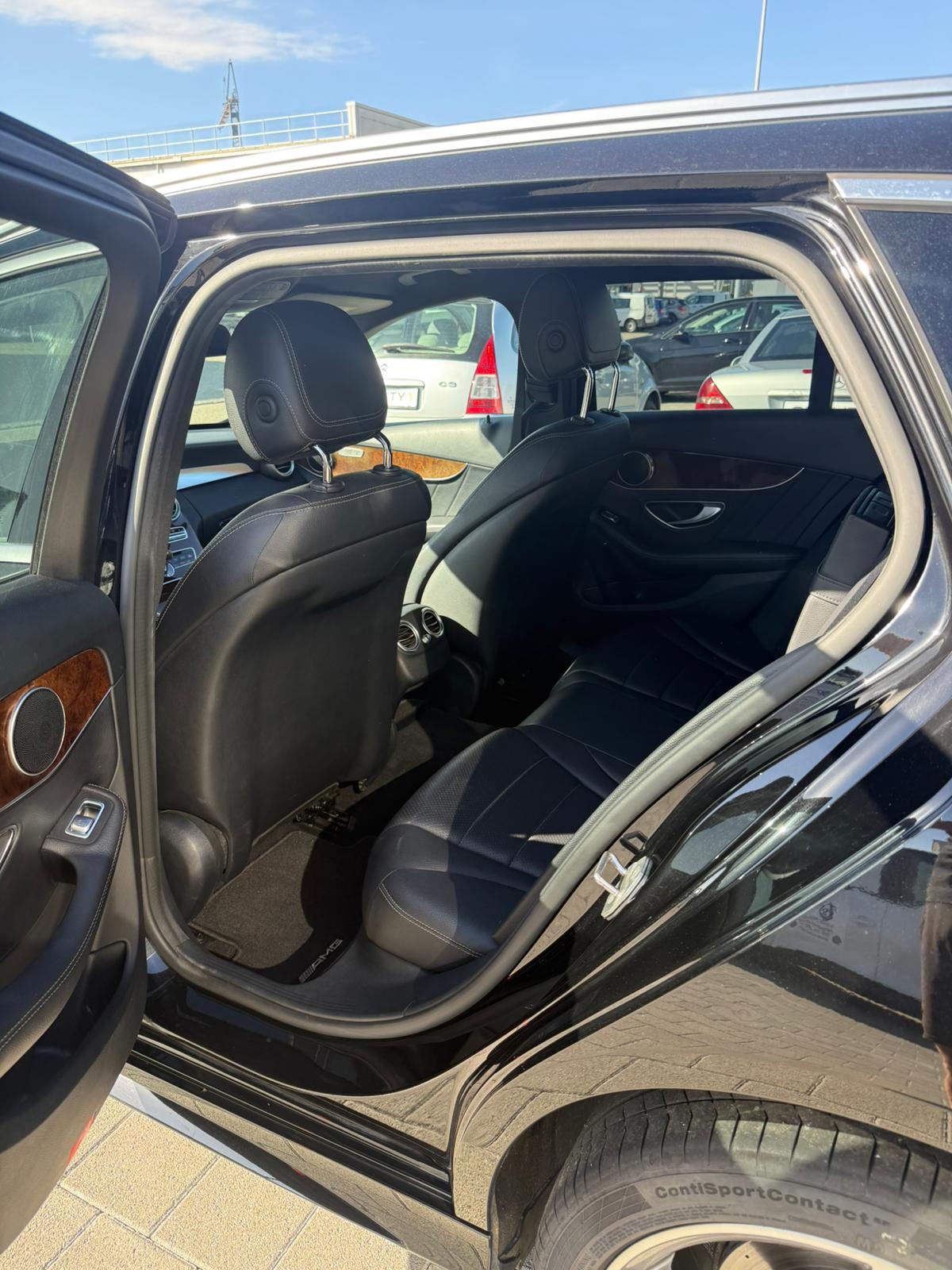 MERCEDES-BENZ C 200 AMG Line 4Matic 7G-Tronic-image-13