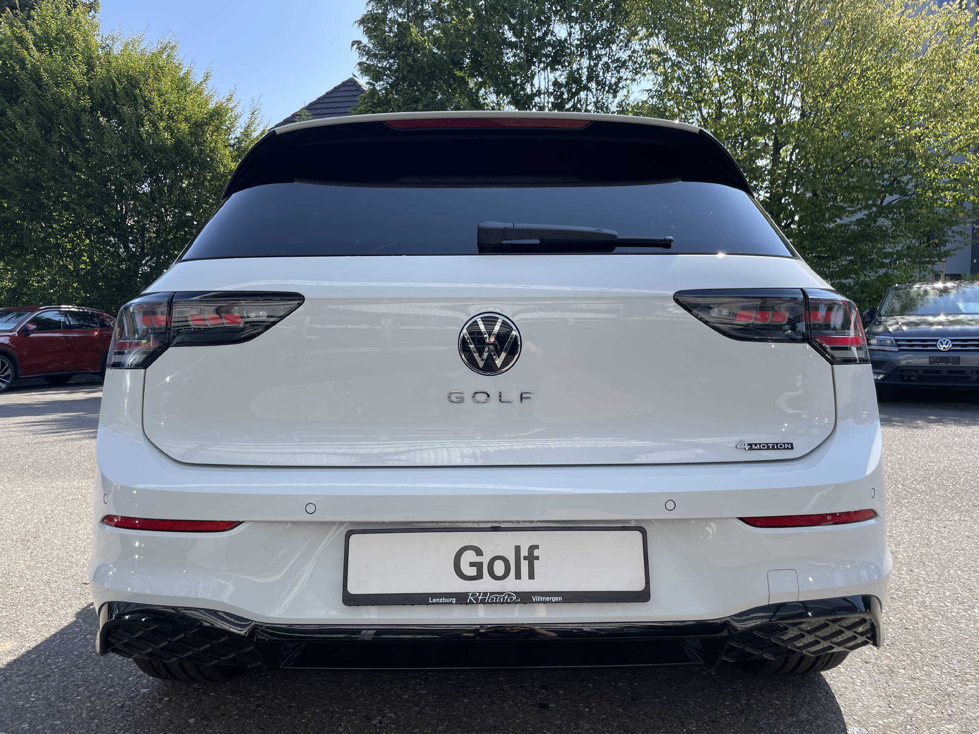 VW Golf VIII 2.0 TSI R-Line DSG 4motion-image-4