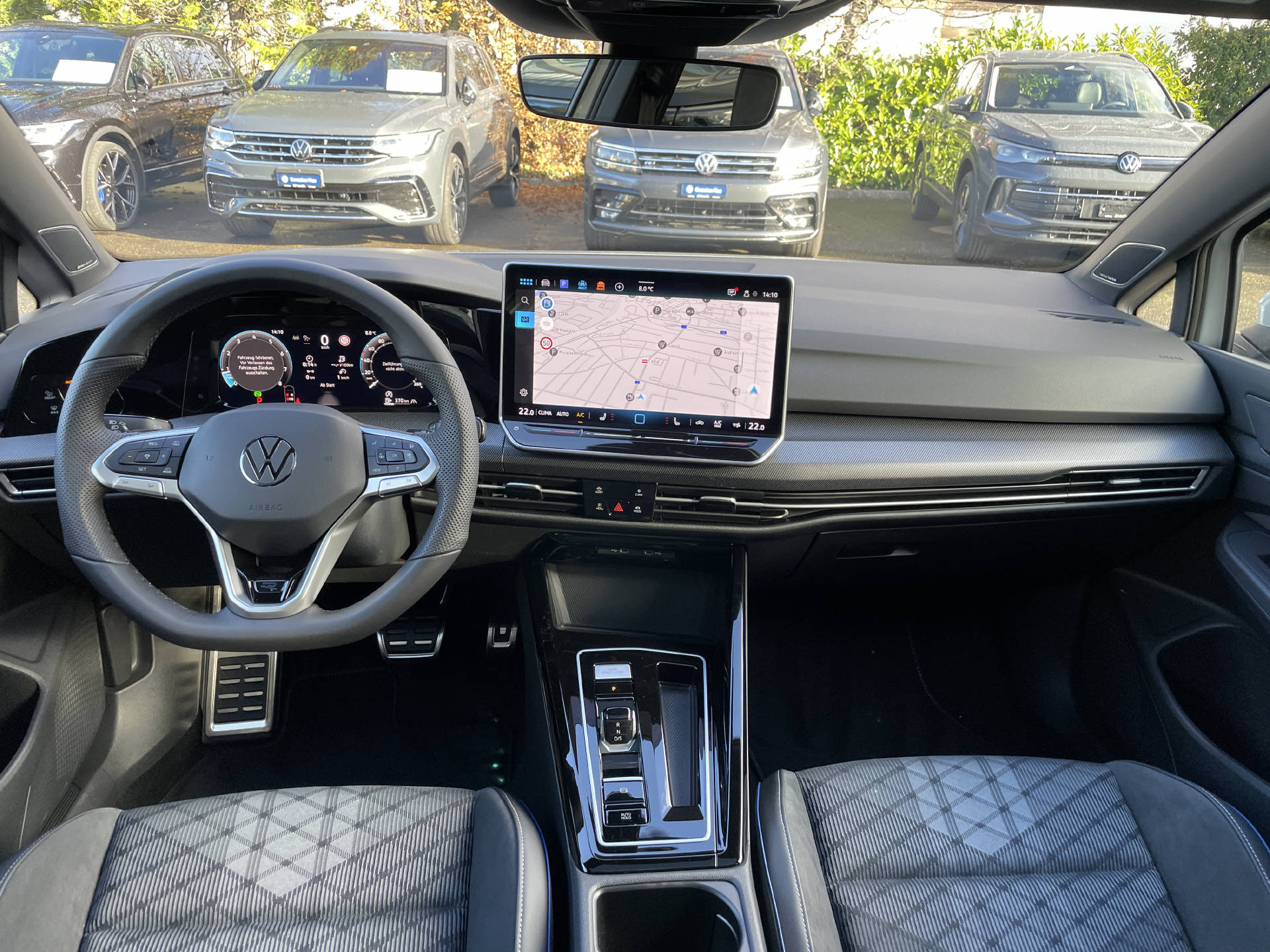 VW Golf VIII 2.0 TSI R-Line DSG 4motion-image-10