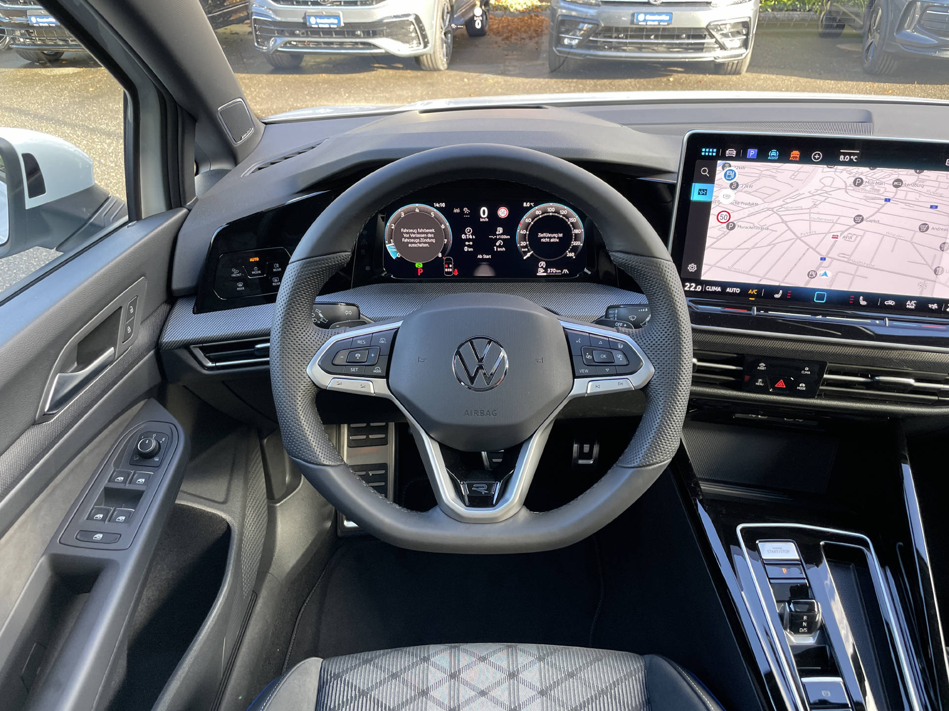 VW Golf VIII 2.0 TSI R-Line DSG 4motion-image-11