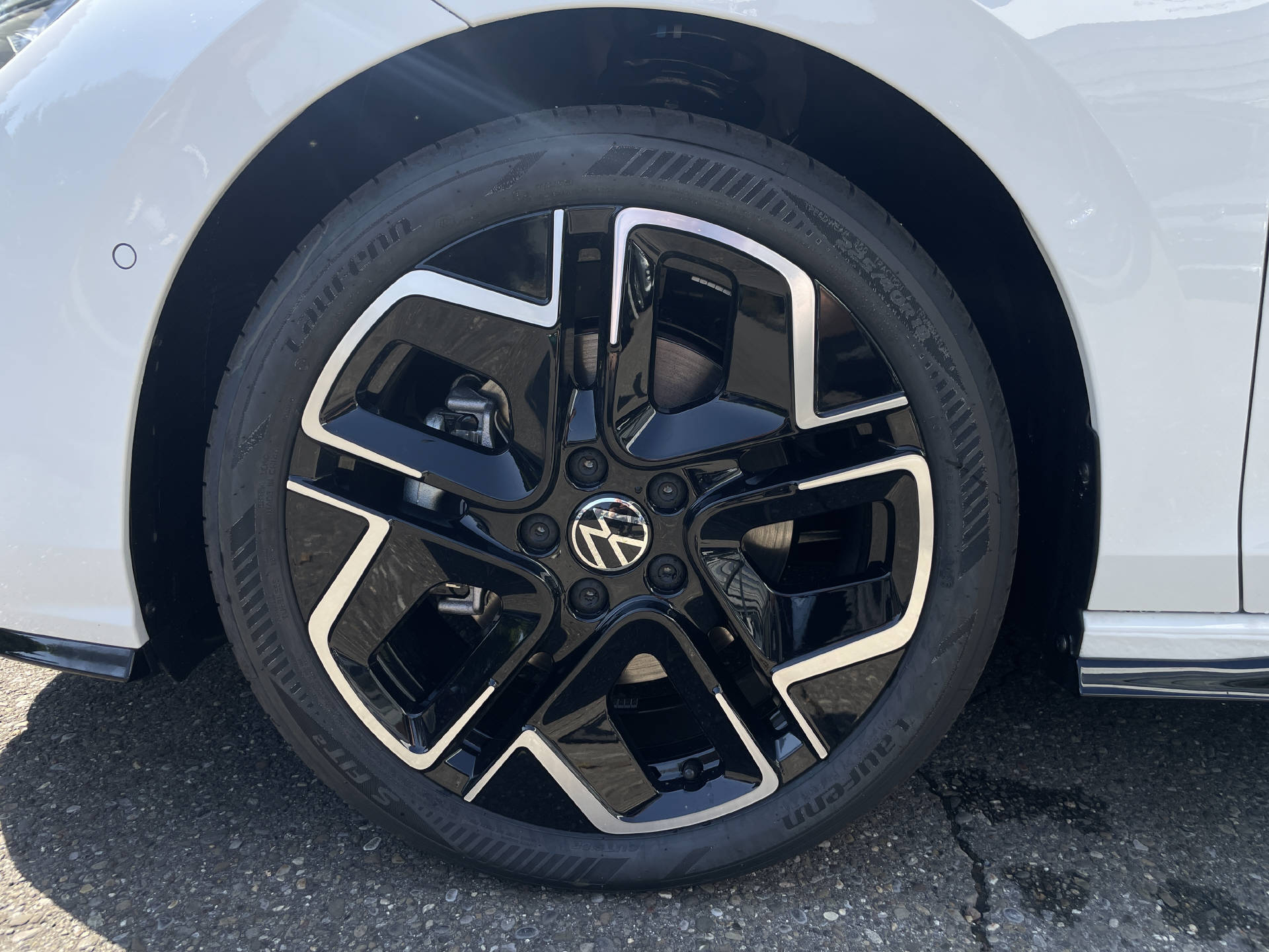 VW Golf VIII 2.0 TSI R-Line DSG 4motion-image-24