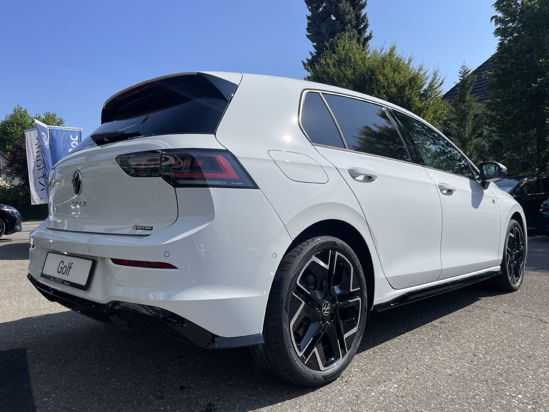 VW Golf VIII 2.0 TSI R-Line DSG 4motion-showroom-element-3