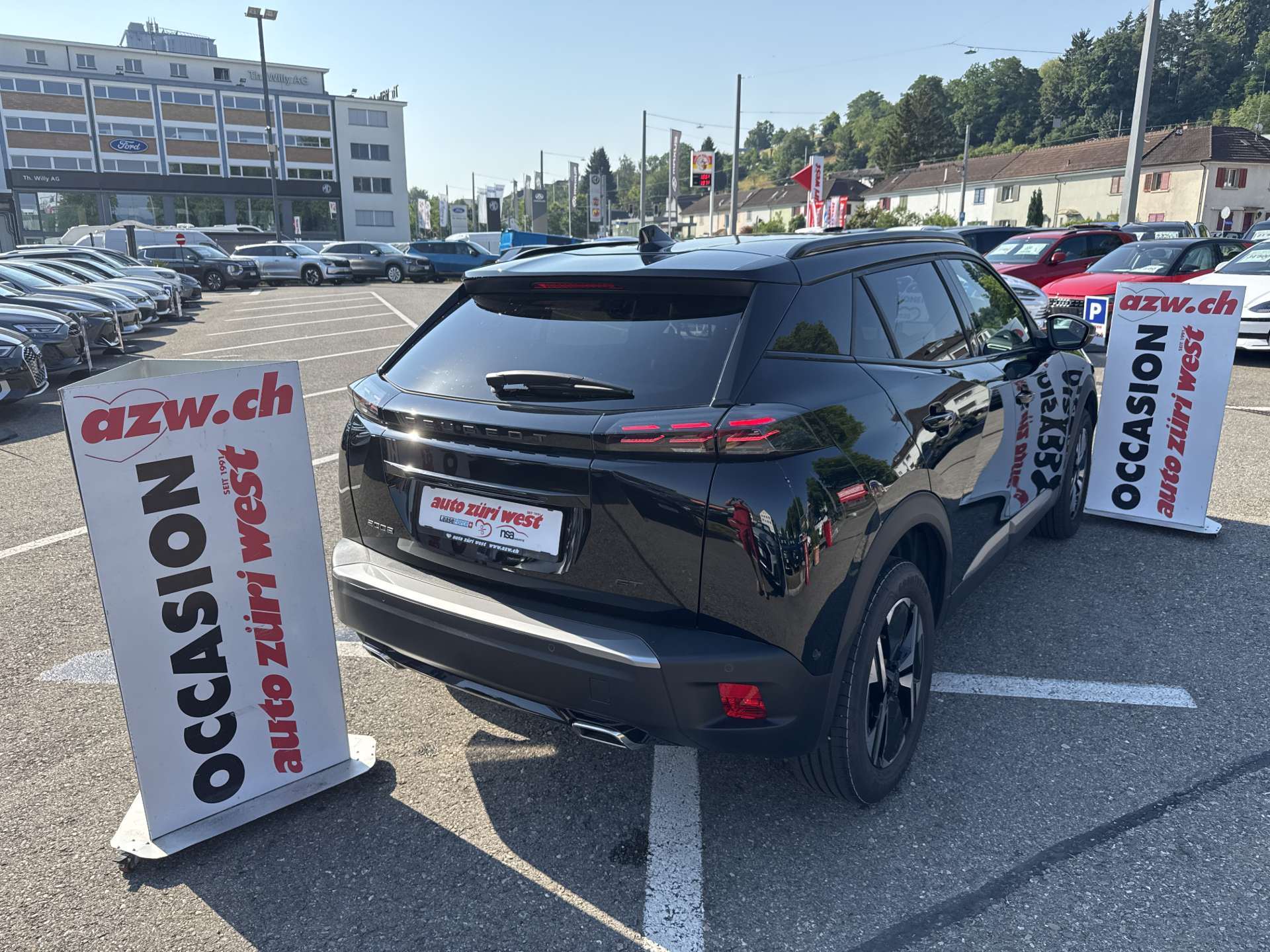 PEUGEOT 2008 1.2 PureTech GT Automat-image-2