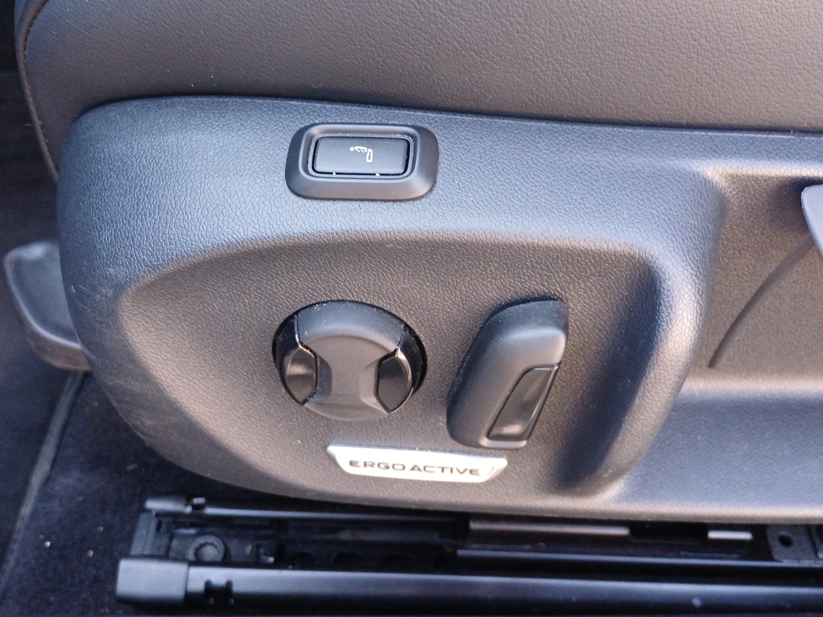VW Passat Variant 2.0 TDI evo Elegance 4 Motion DSG-image-13