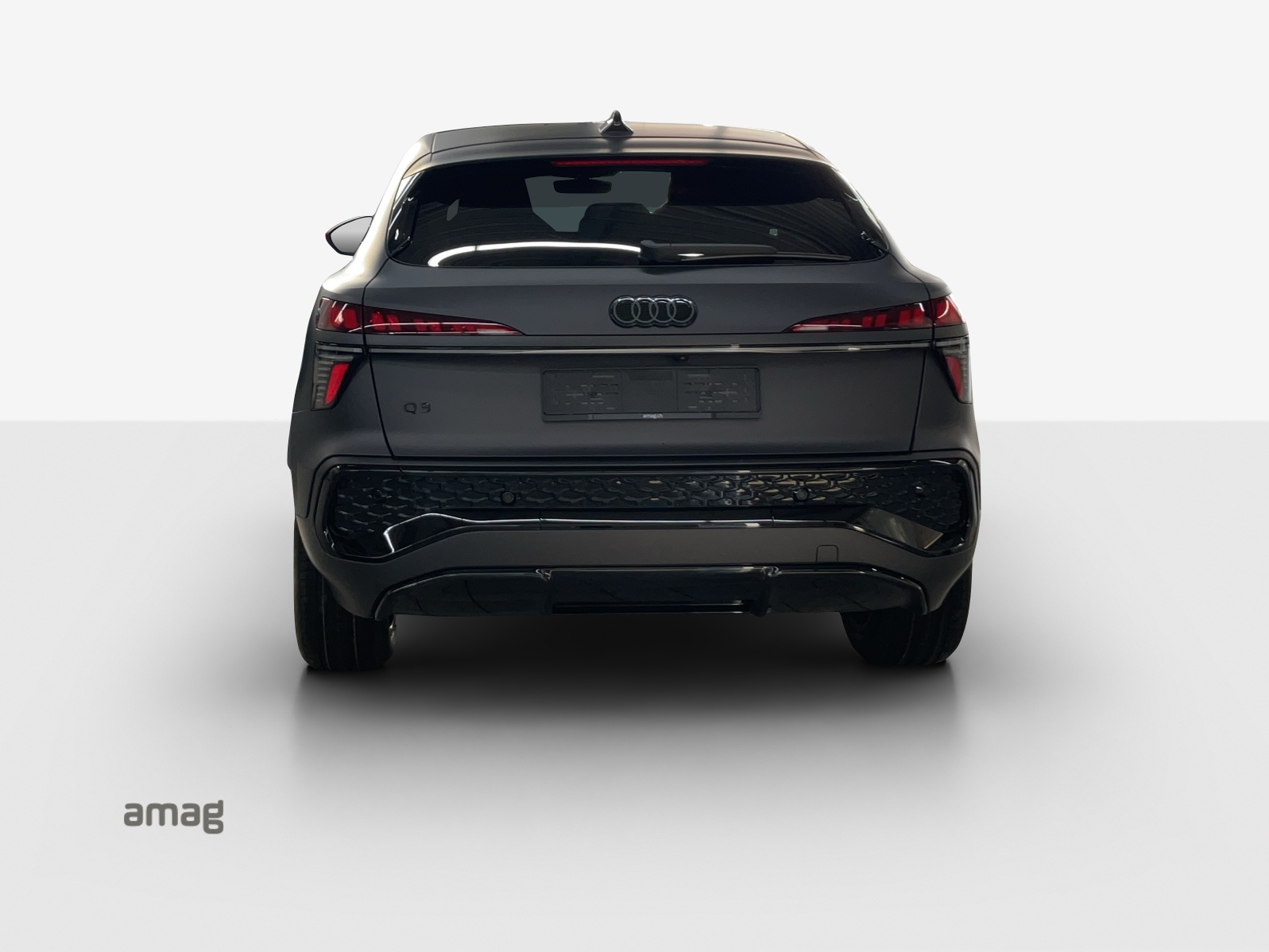 AUDI Q3 Sportback e-hybrid 200 kW S tronig-image-3
