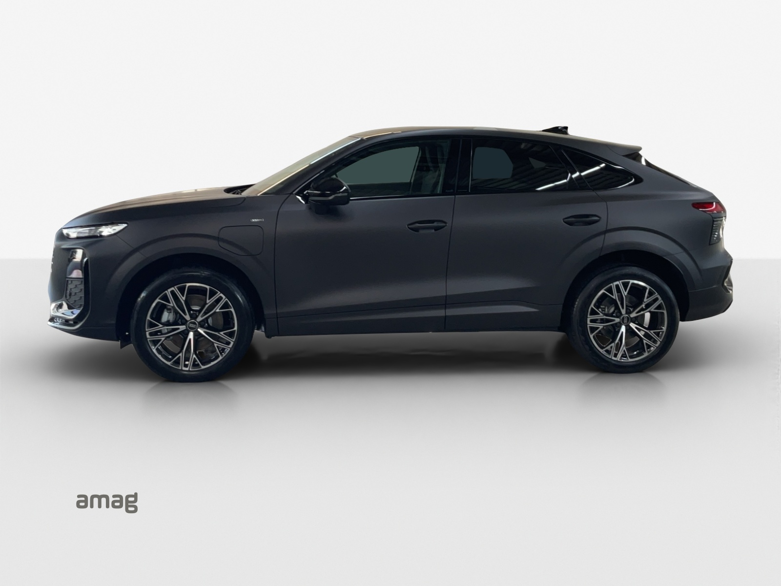 AUDI Q3 Sportback e-hybrid 200 kW S tronig-image-1