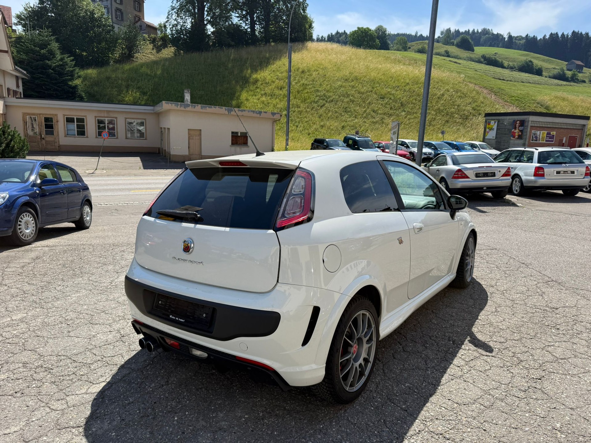 FIAT Punto 1.4 16V Turbo Abarth Supersport-image-2