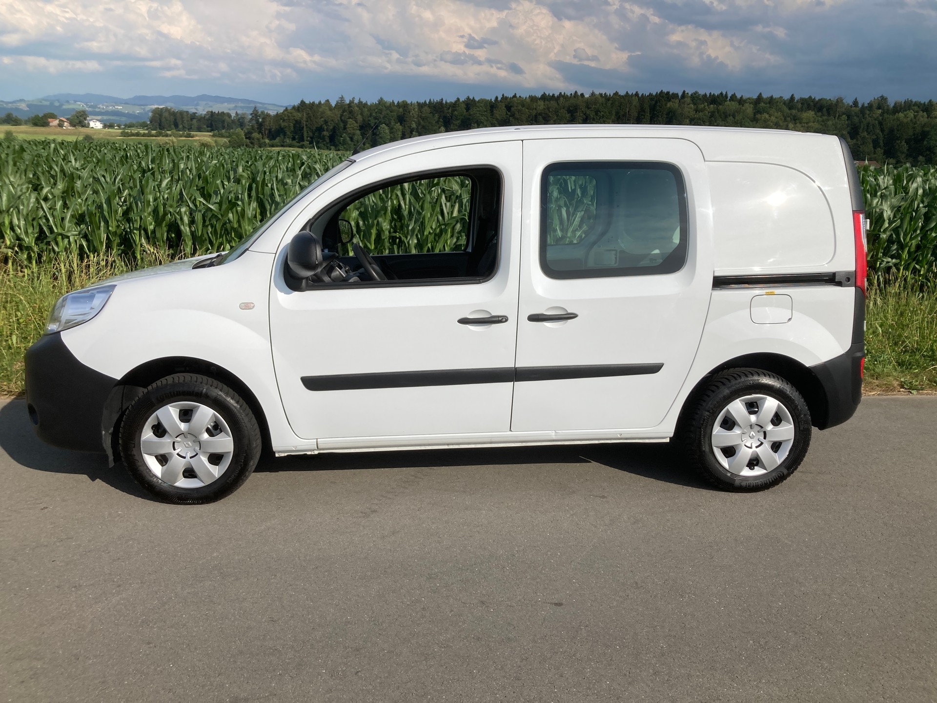 RENAULT Kangoo Medium dCi 95 ENERGY Business mit Anhängerkupplung-image-4