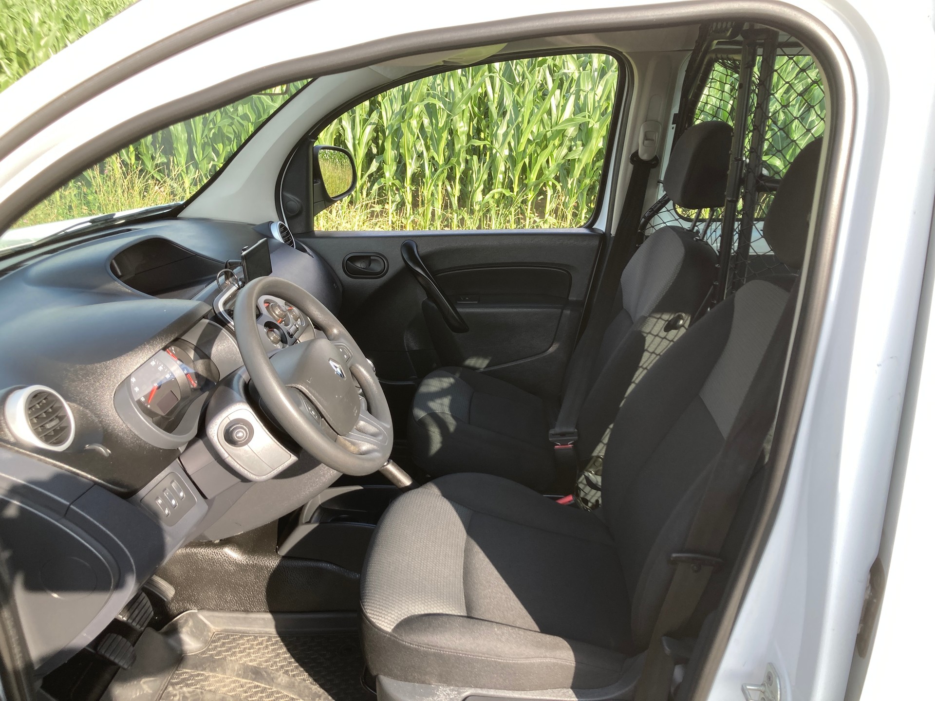 RENAULT Kangoo Medium dCi 95 ENERGY Business mit Anhängerkupplung-image-9
