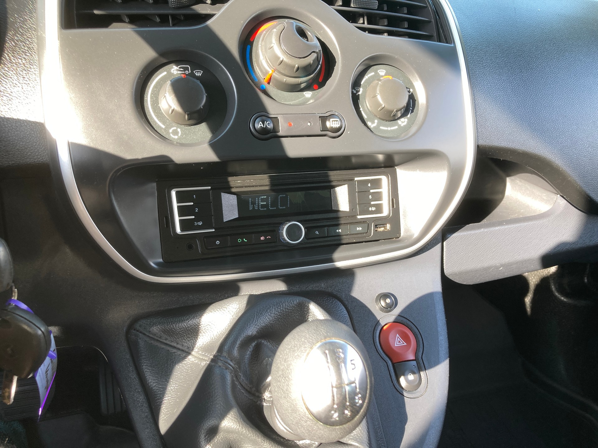 RENAULT Kangoo Medium dCi 95 ENERGY Business mit Anhängerkupplung-image-12