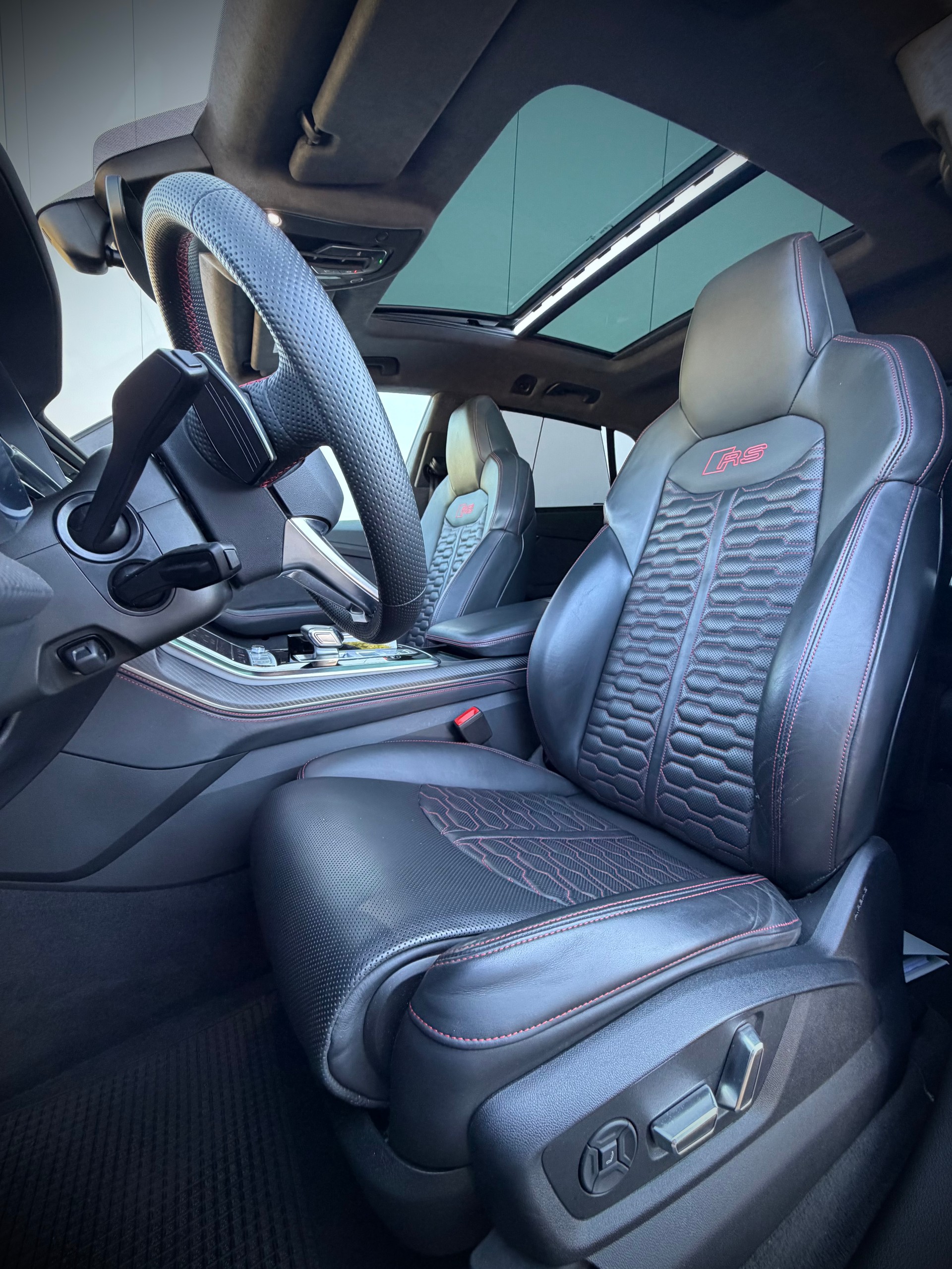 AUDI RSQ8 Black Edition quattro tiptronic-image-6