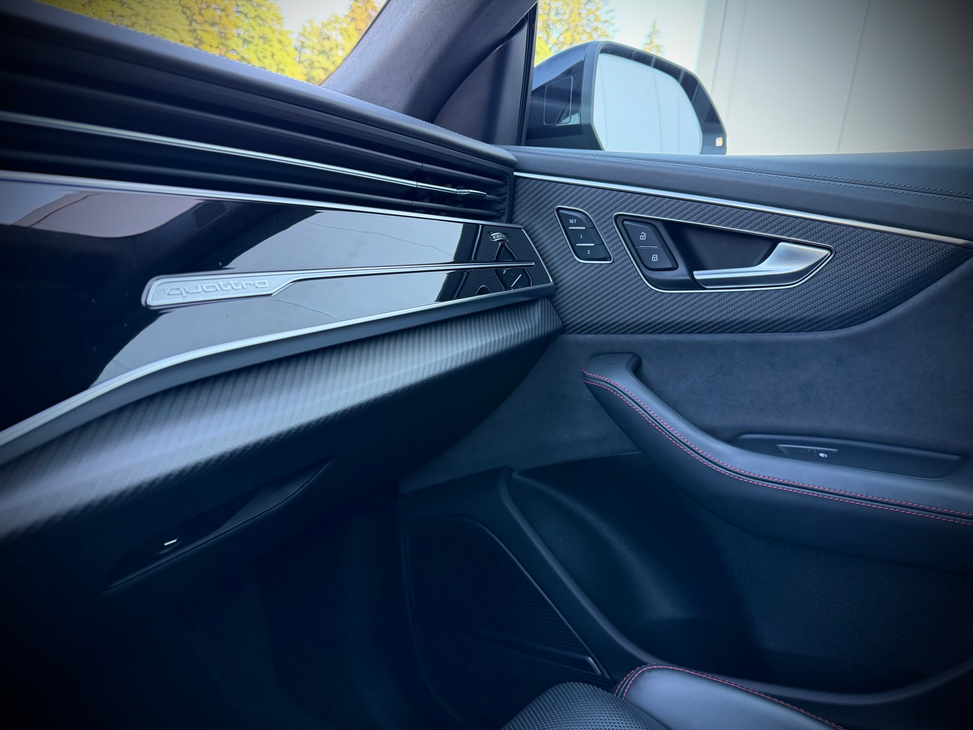 AUDI RSQ8 Black Edition quattro tiptronic-image-10